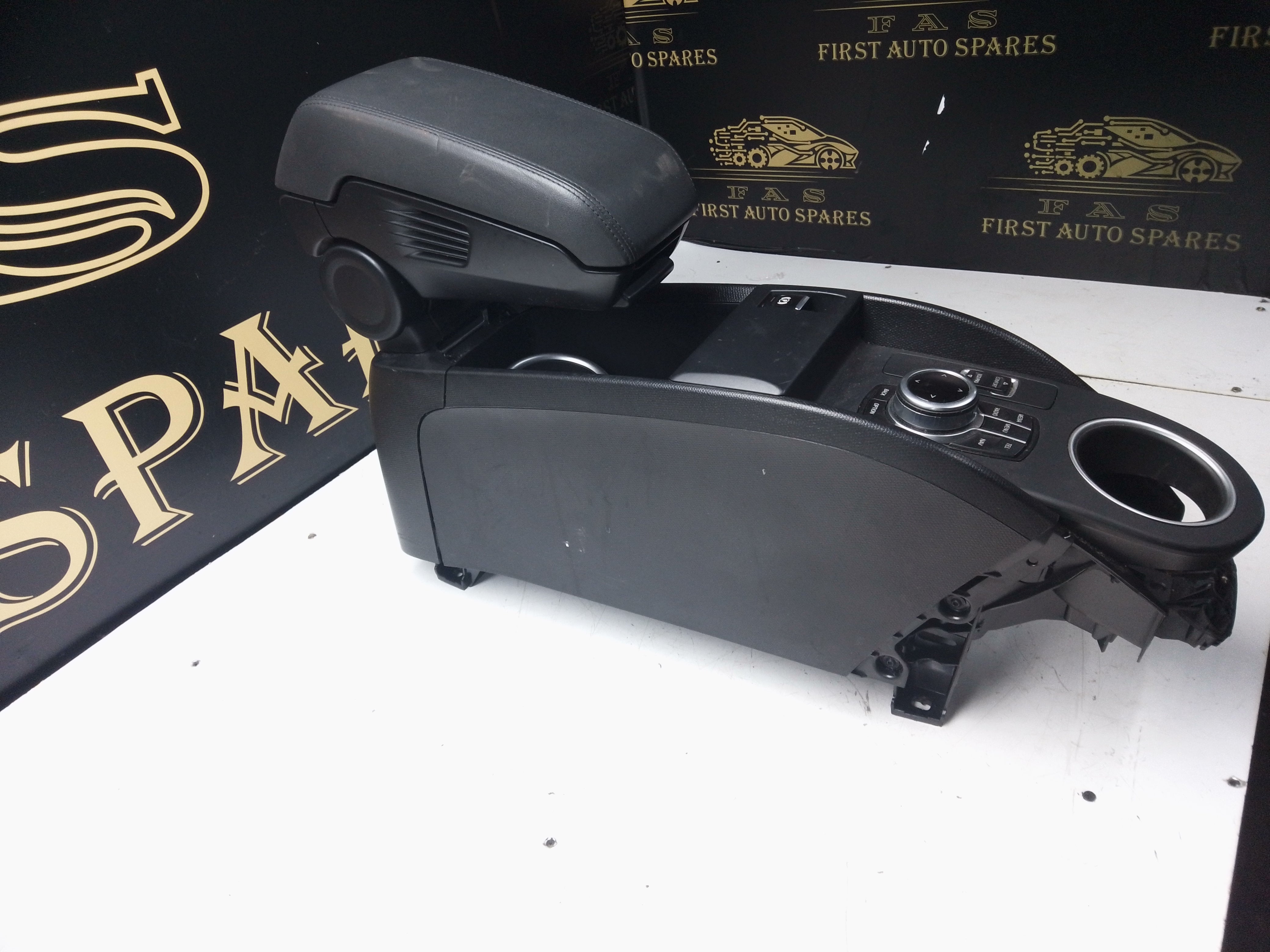BMW i3 L01 Centre Middle Console Armrest (727 584.10) Unit i-Drive Controller (1678588)