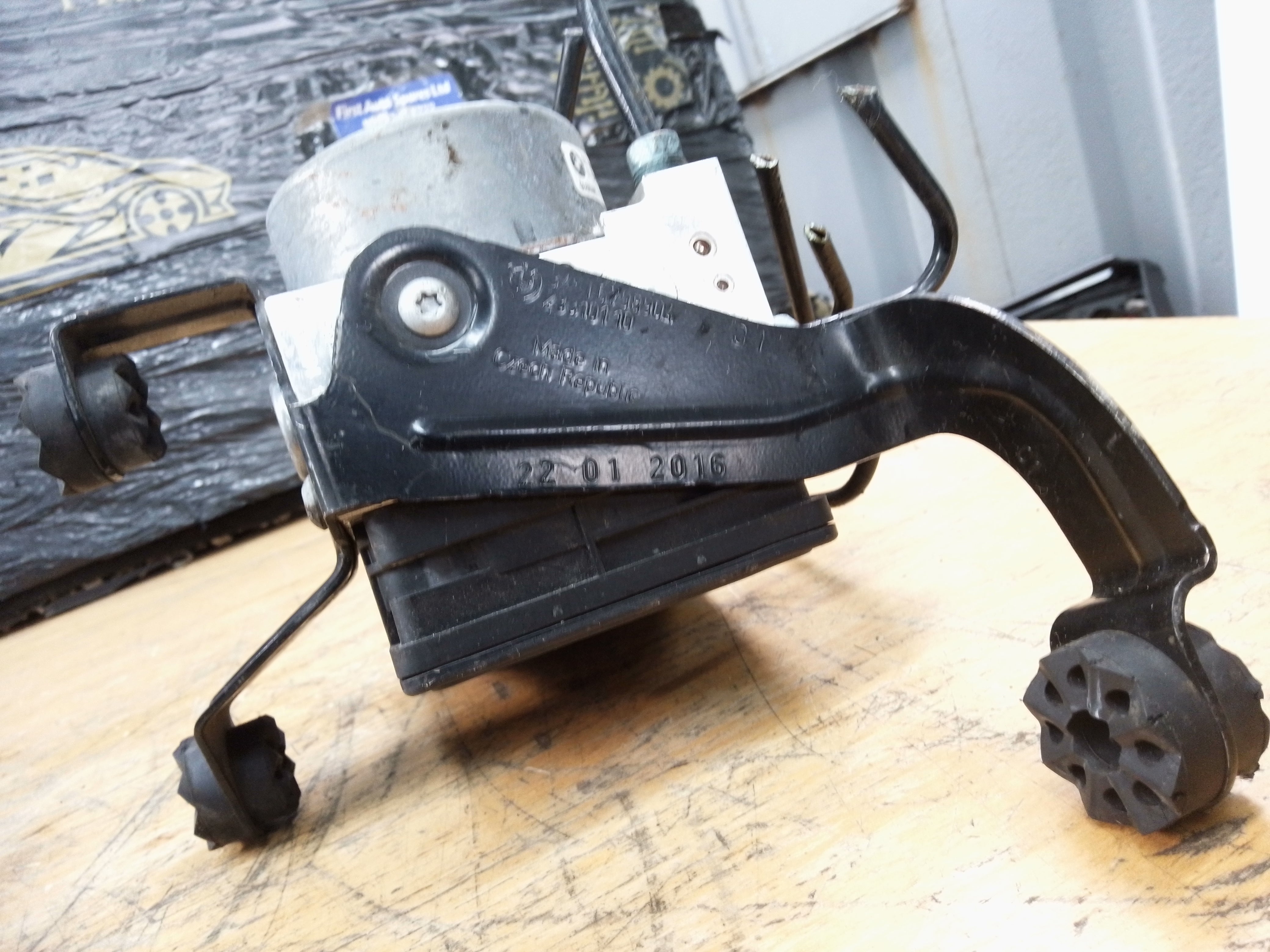 BMW 1 2 3 4 Series F30 F31 ABS Pump Control Module (6881173)