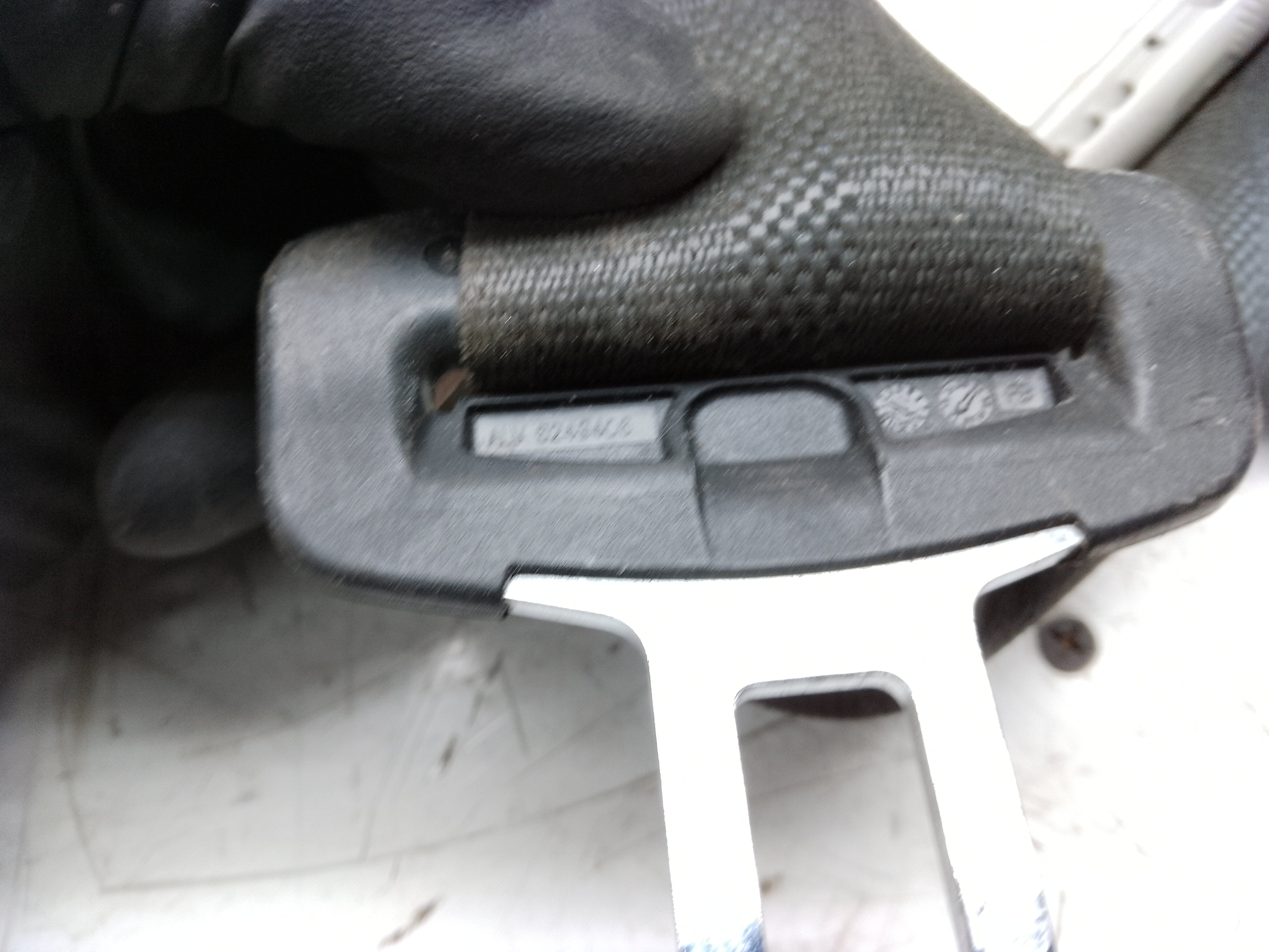 Jaguar F-Pace X761 2016–20 Front Right Driver Side Seatbelt with Pretensioner (G622736100C)