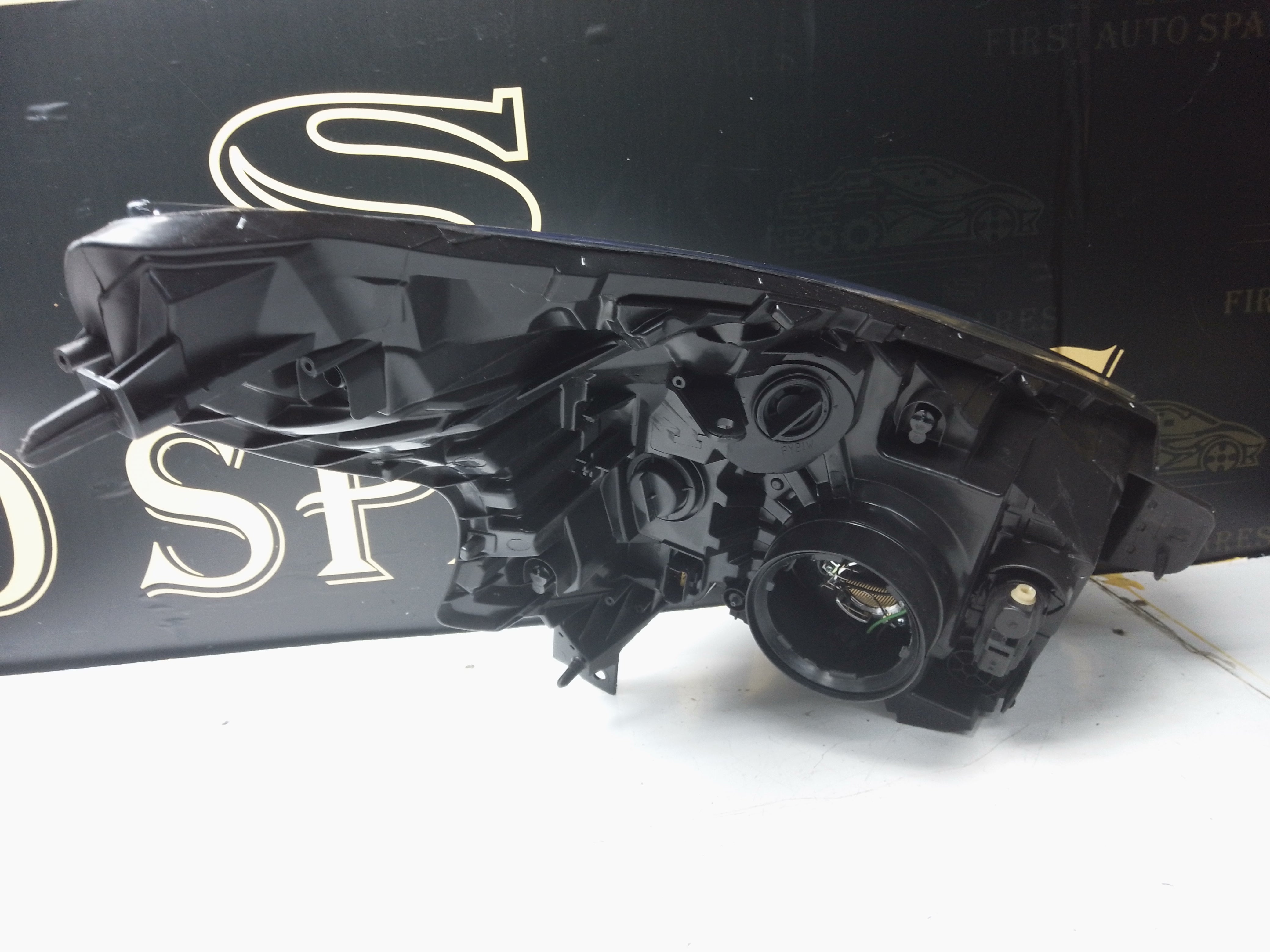 Renault Trafic 2015–2019 Left Headlight