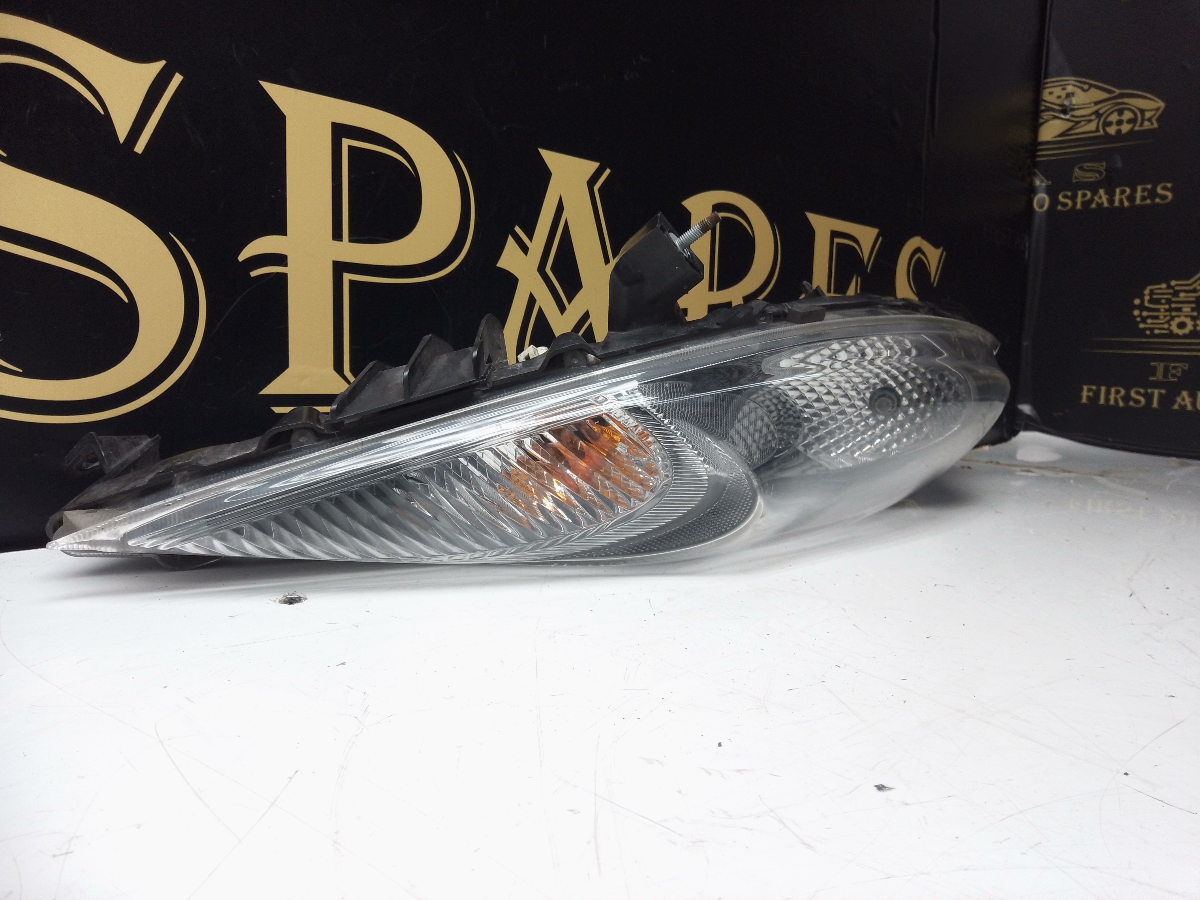 Nissan Juke Nismo 2014 Right Headlight (FACM0110000UK)
