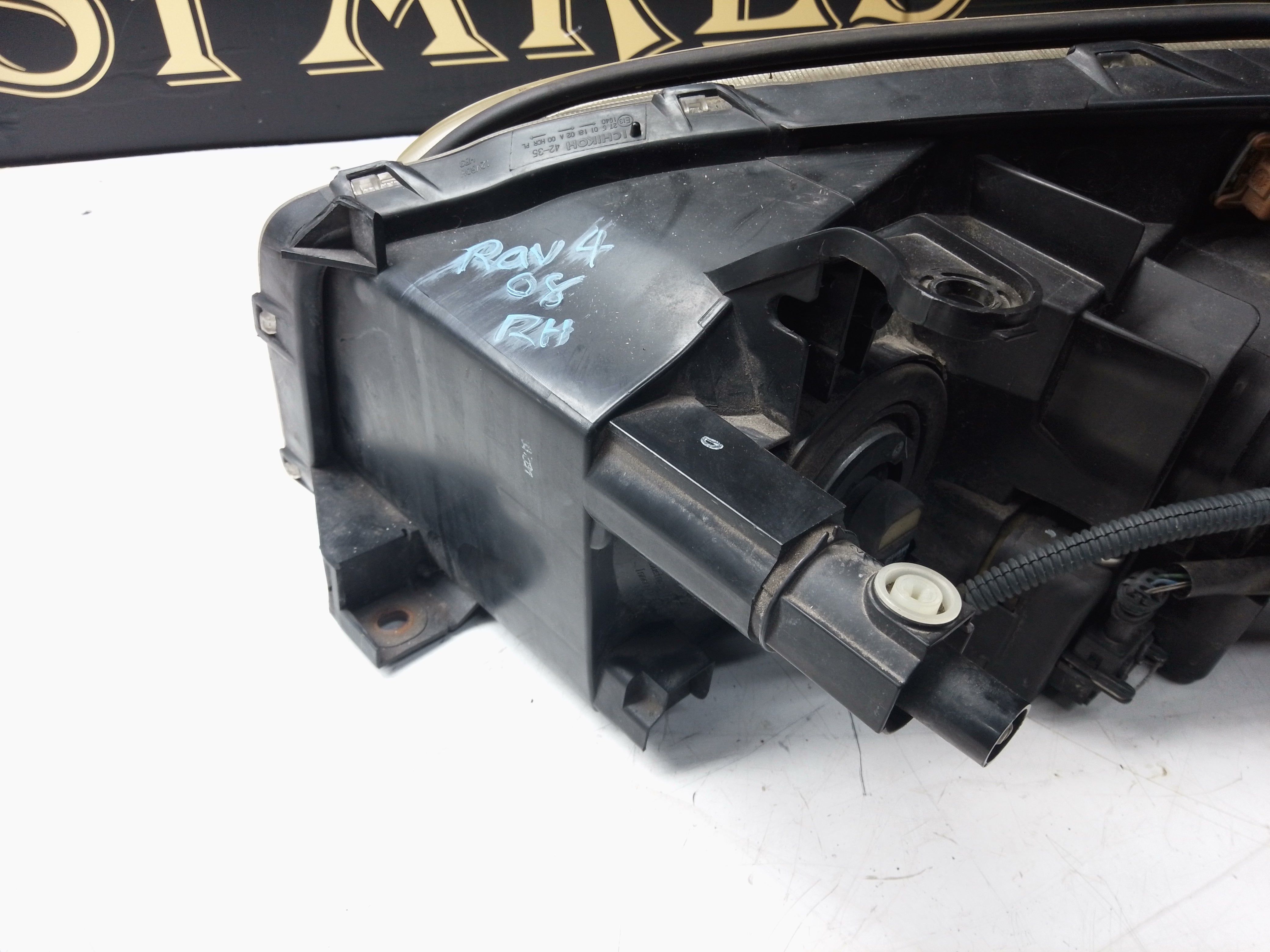 Toyota RAV4 2008 Right/Driver Side Headlight