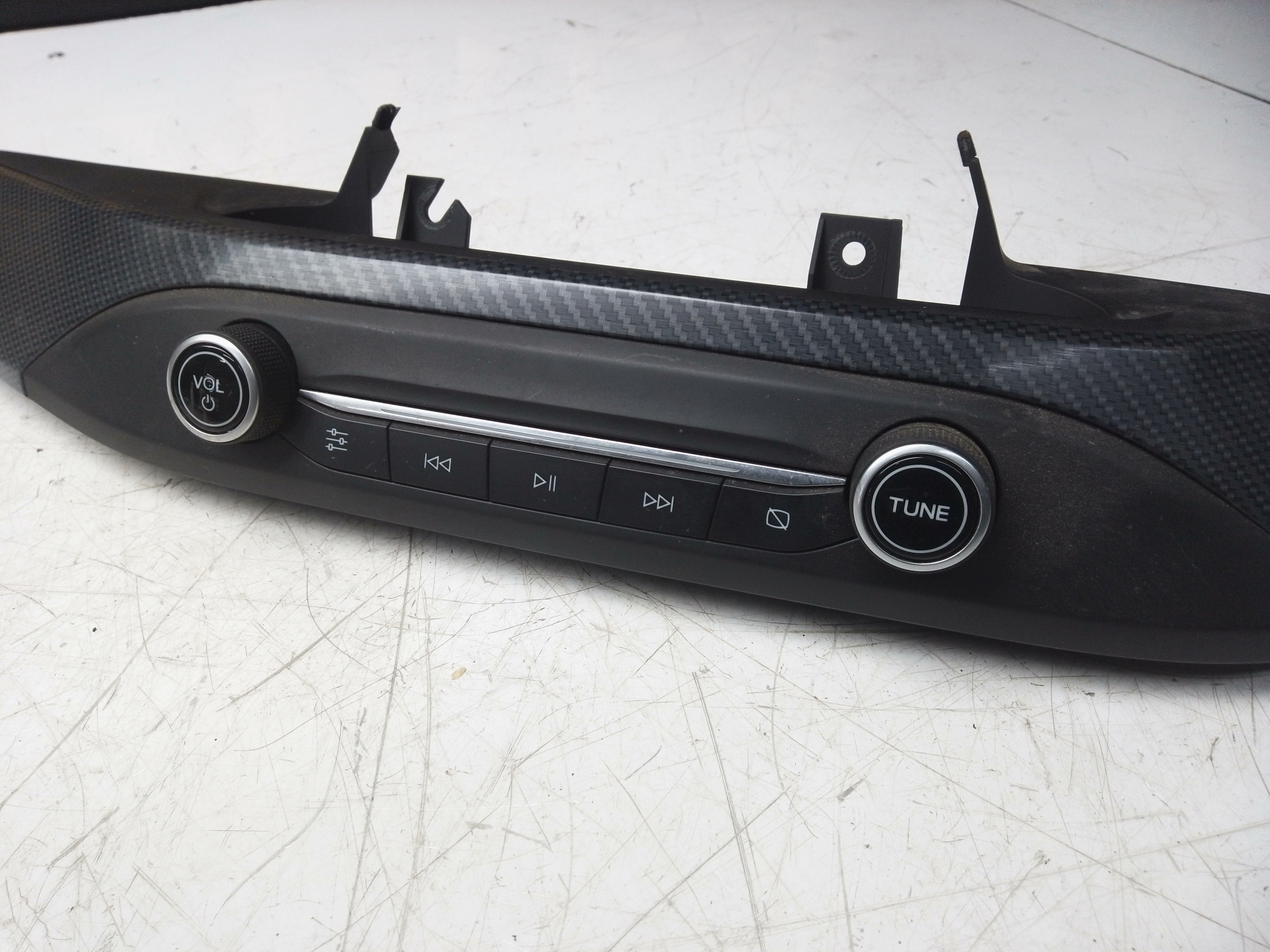 Ford Focus Stereo Multimedia Control Switch Panel 2019 (JX7T-18K811-AC)