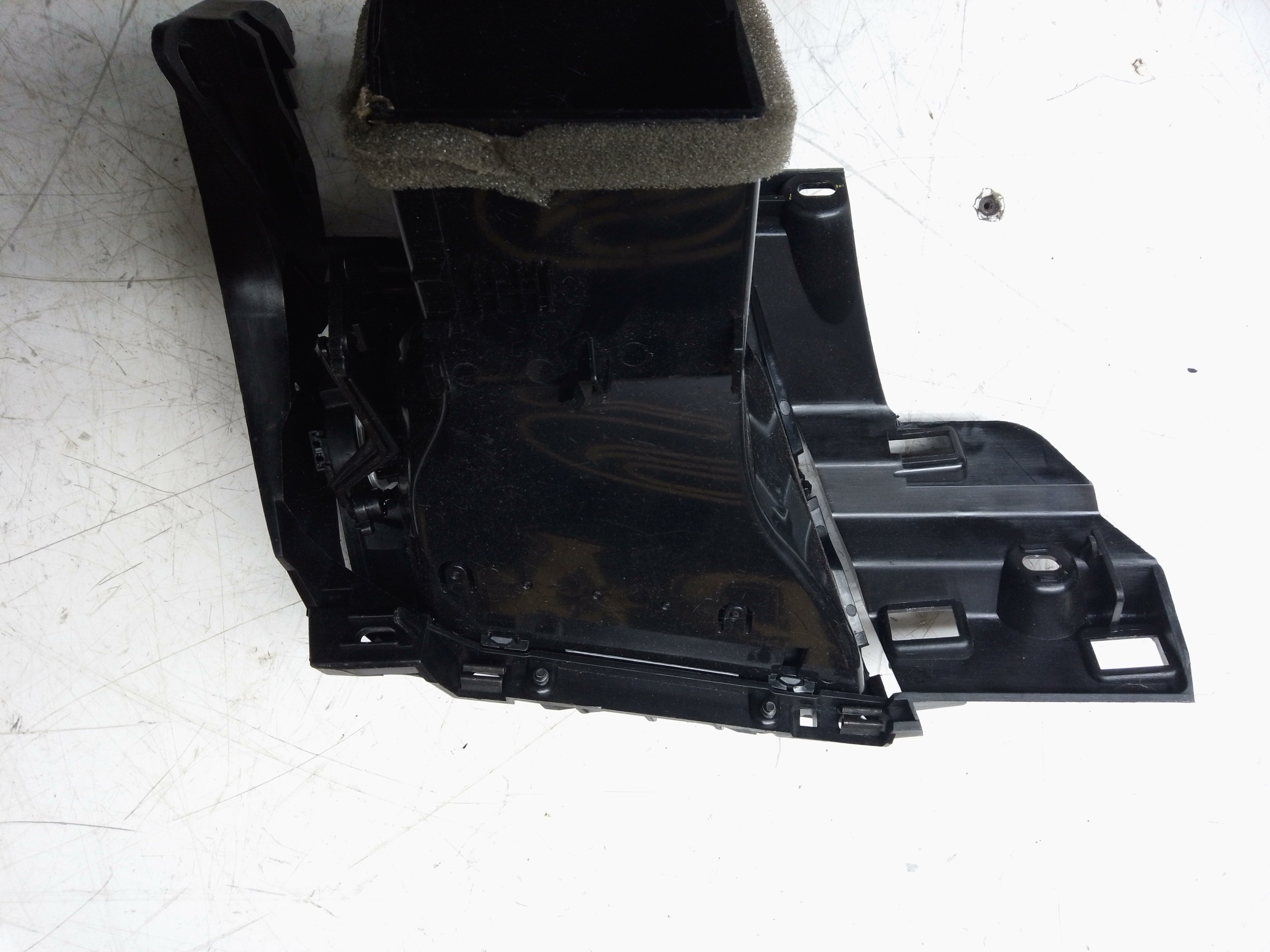 BMW X5 2017 Front Driver Side Dashboard Air Vent Grille (9270517)