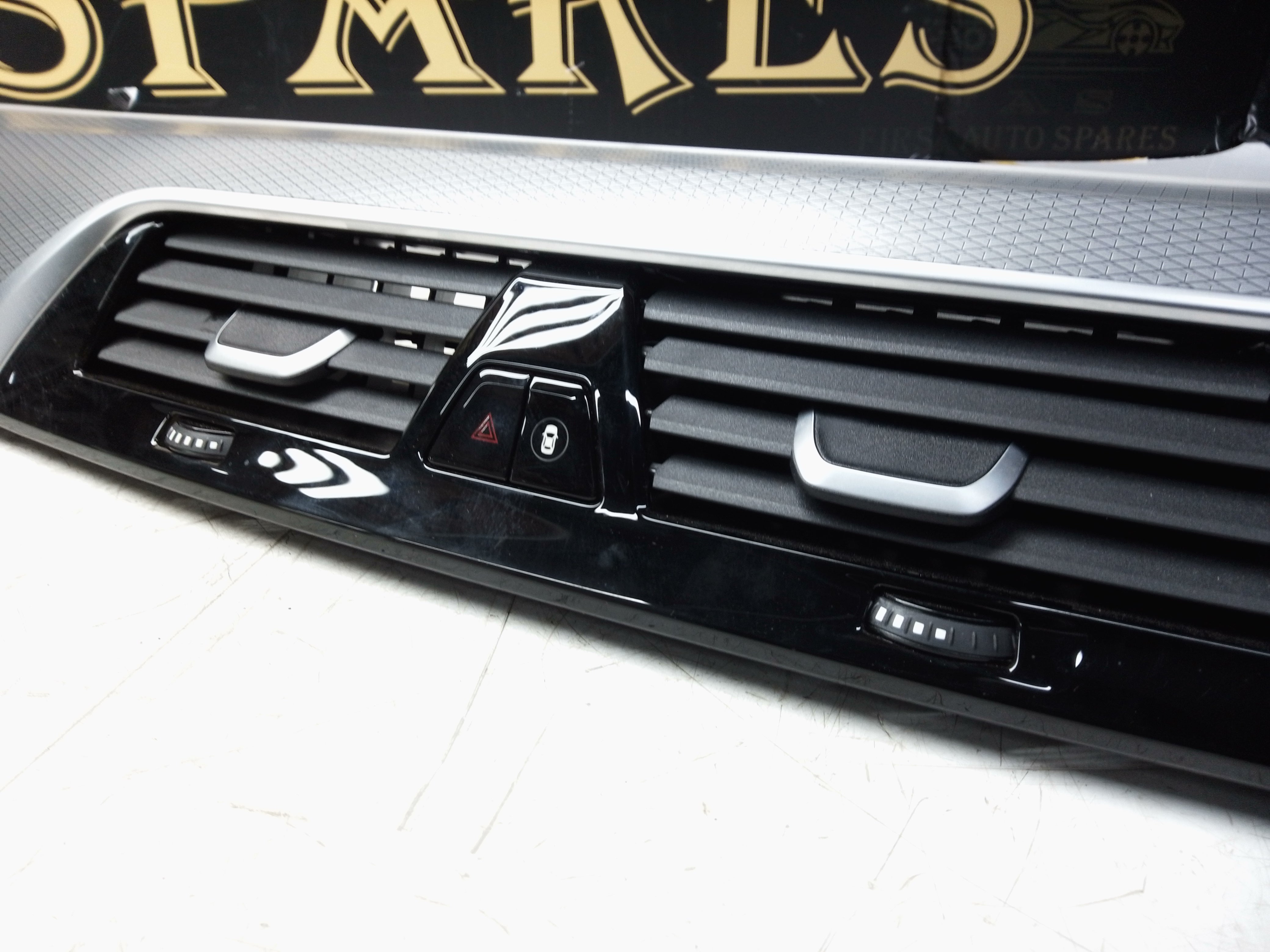 BMW 5 Series 2017 Air Vent Passenger Side Trim (9329579)