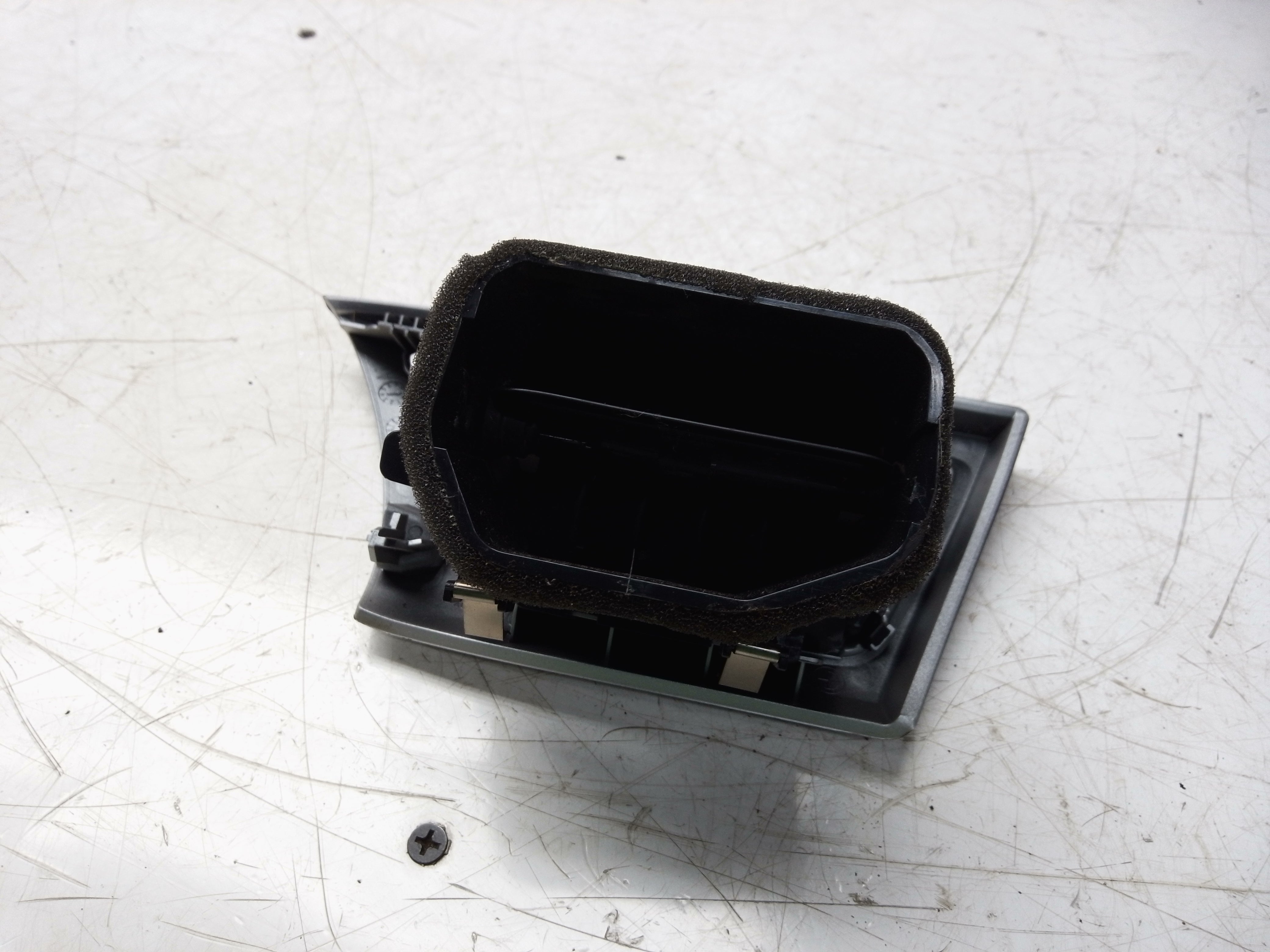 BMW 3 Series F30 Right Driver Dashboard Air Vent (9231995)