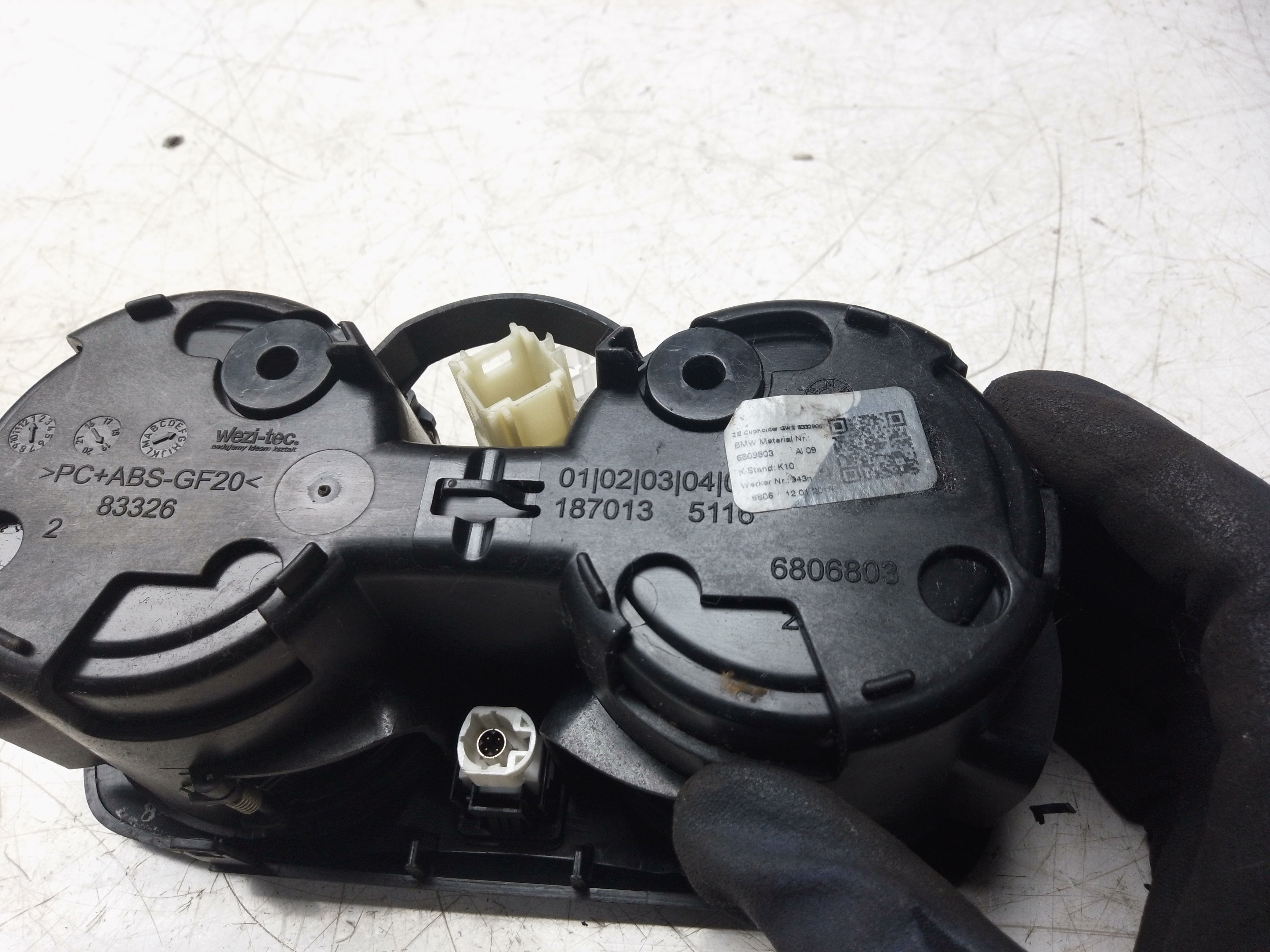 BMW 3 Series G20 G21 Centre Console Cup Holder (6806803)