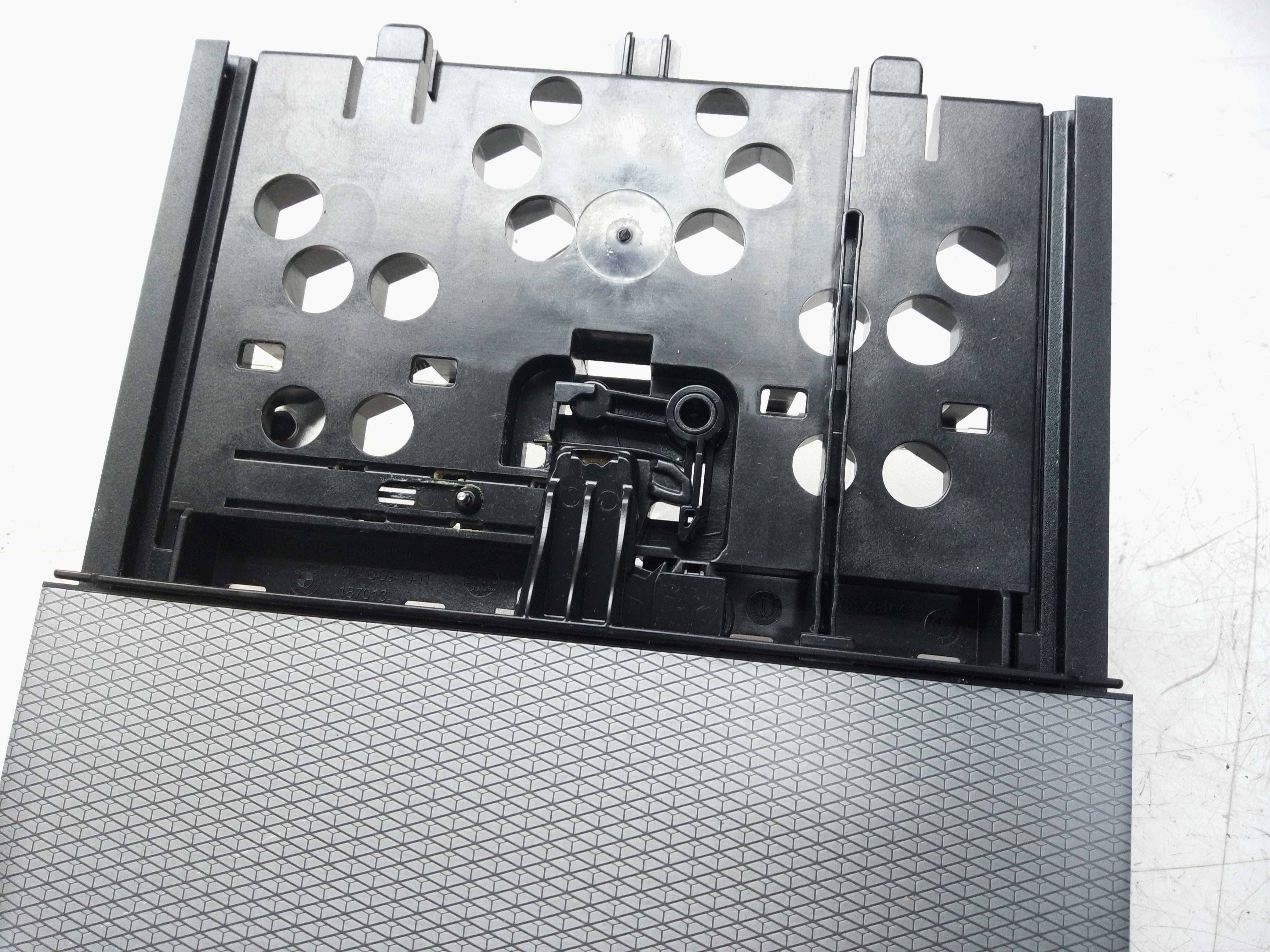 BMW 5 Series G30 G31 2019 Centre Console Compartment Lid (9330629)