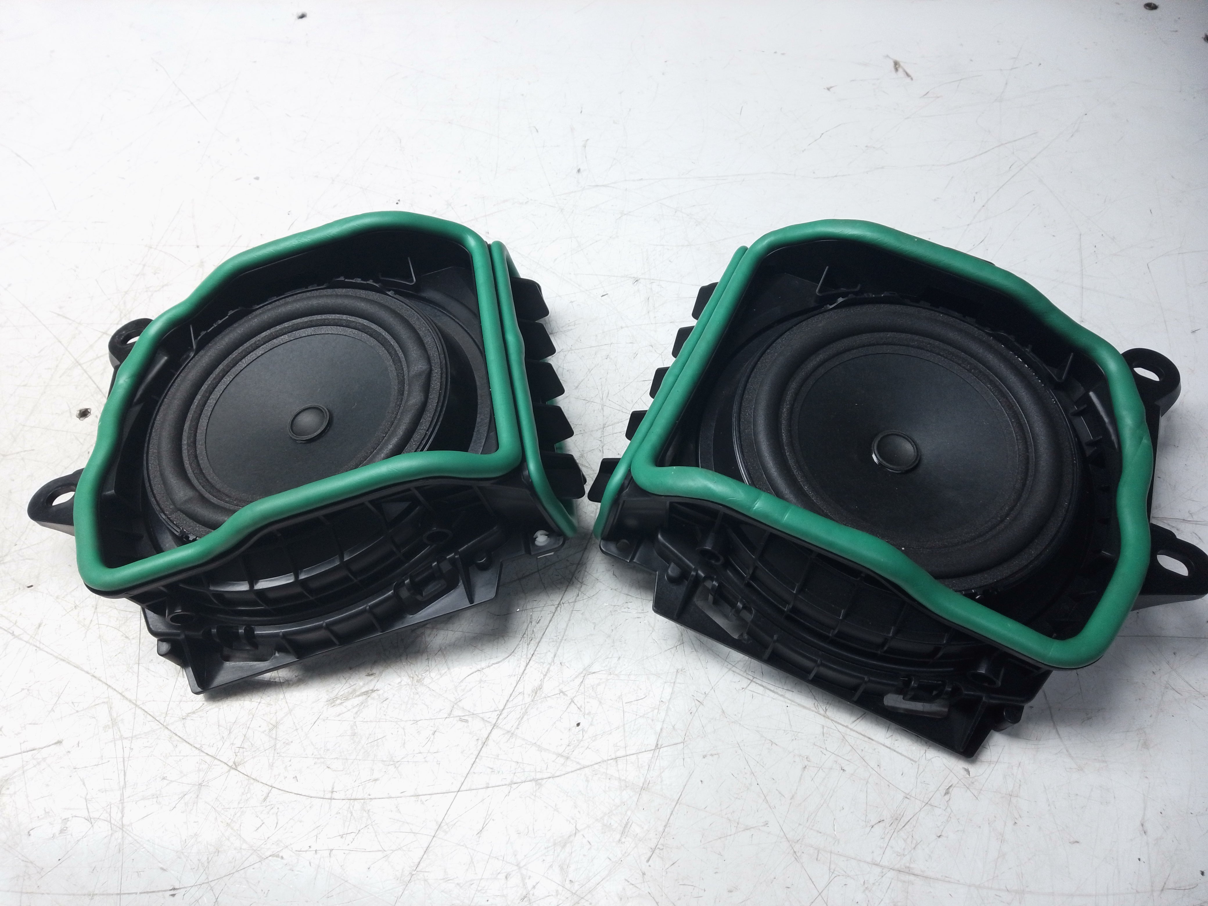 BMW 3 Series G20 2018-2025 Loud Speaker Pair Bass (2622565) (2622566)