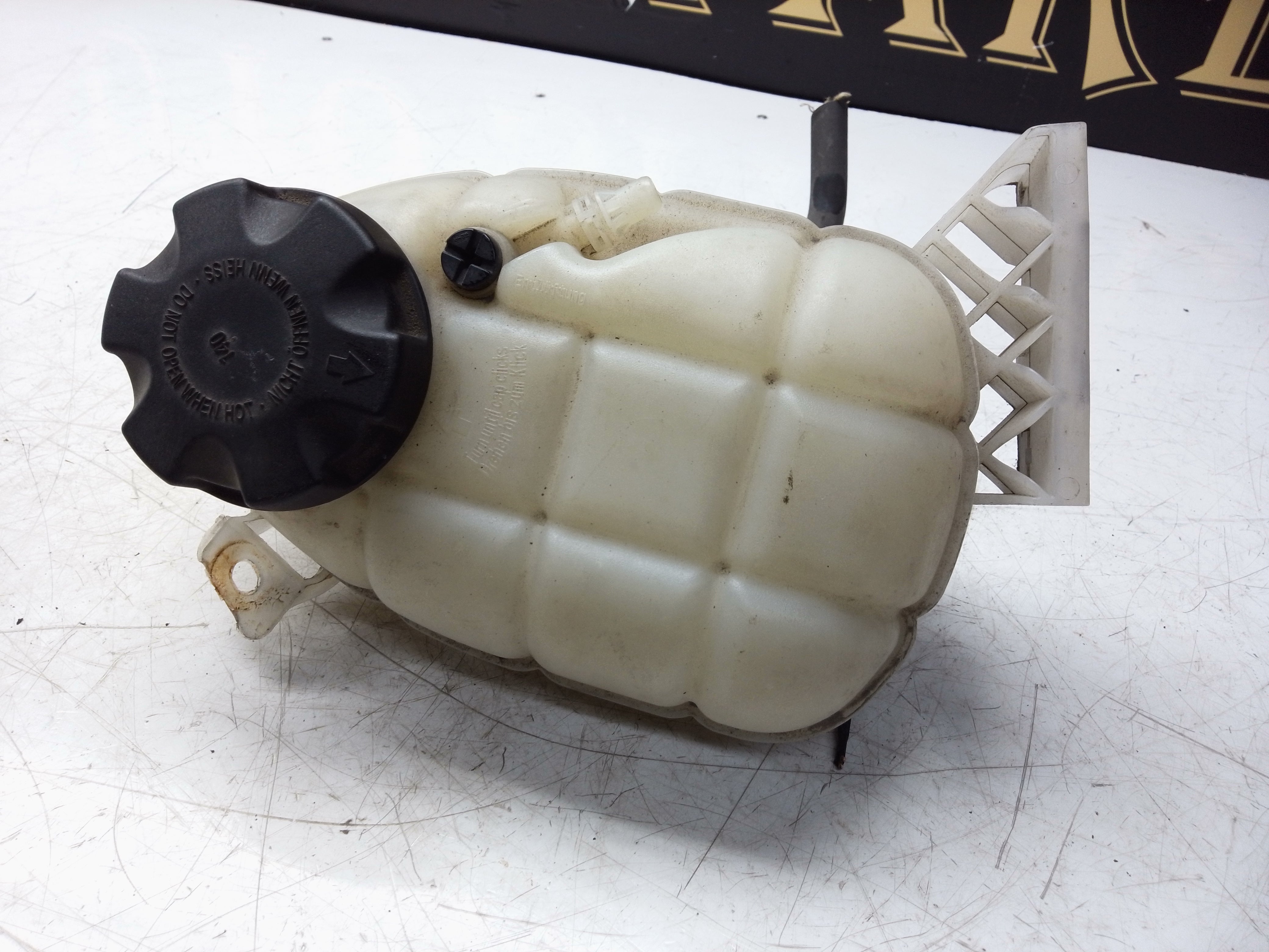 BMW 1 Series Coolant Expansion Tank (17137609468)