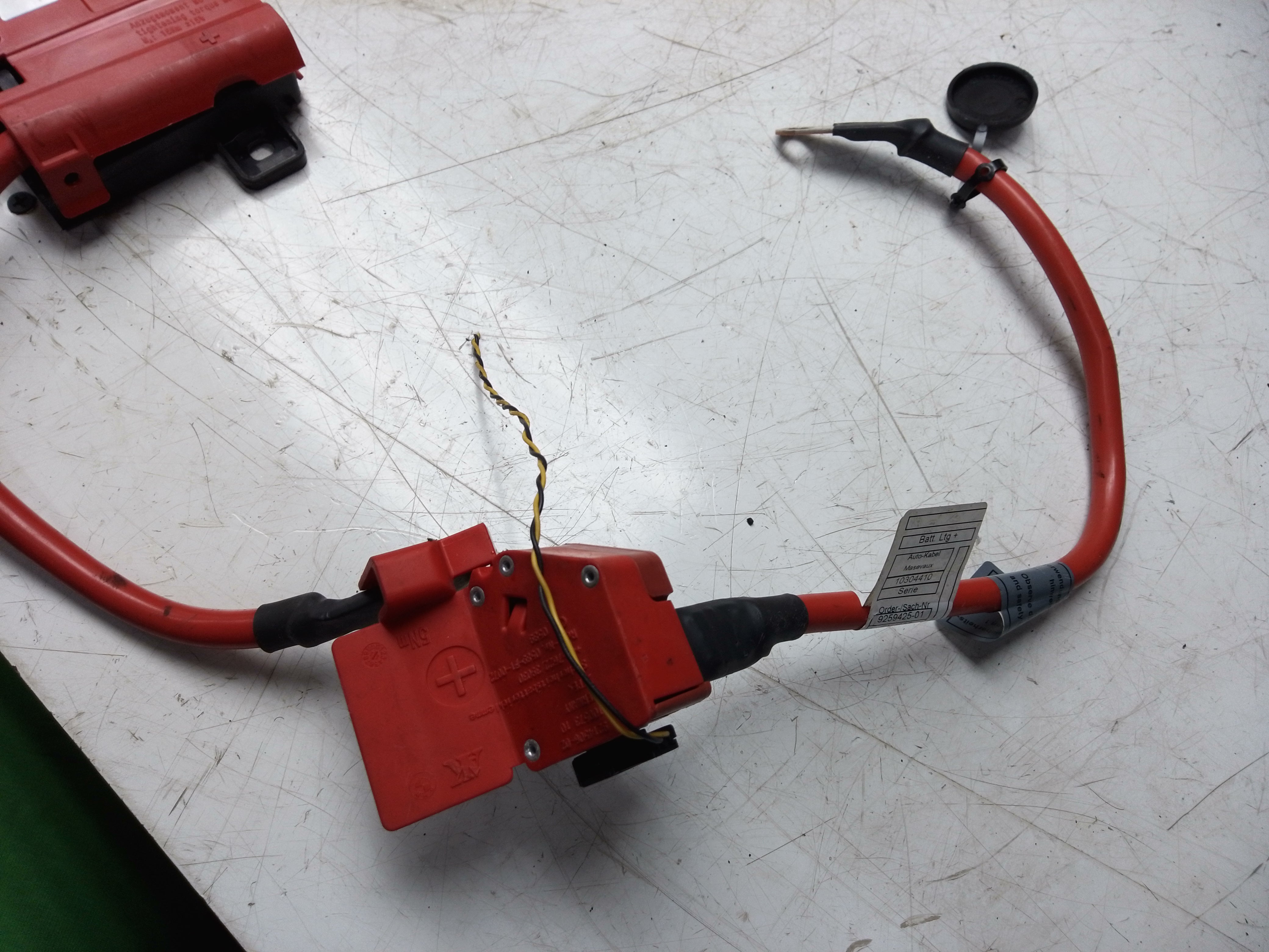 BMW 1, 3, 4 Series F20, F21, F30, F3X Battery Power Distribution Fuse Box (922775204)