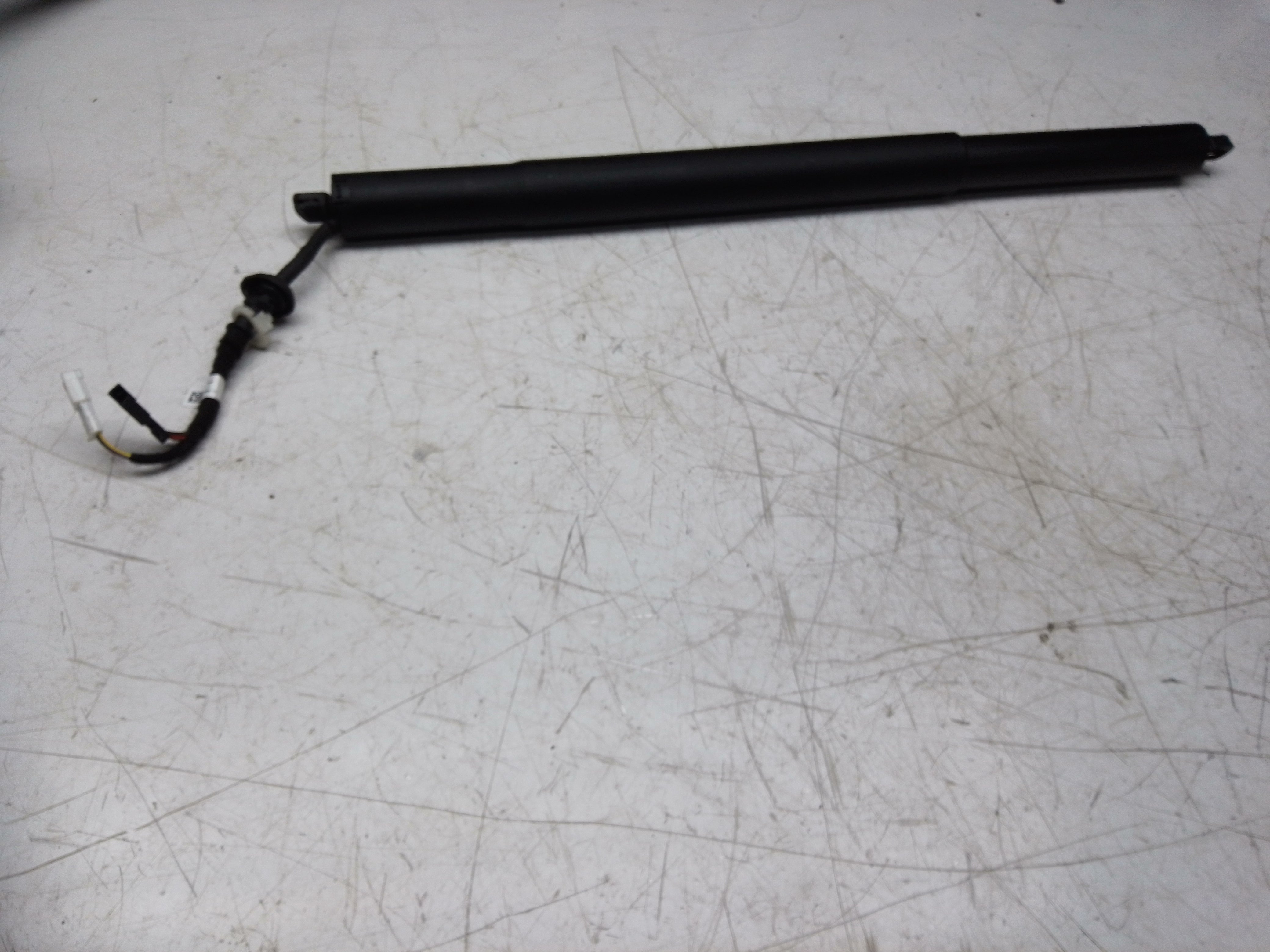 BMW X5 G05 2019–On Electric Tailgate Strut – Left or Right (7441799)