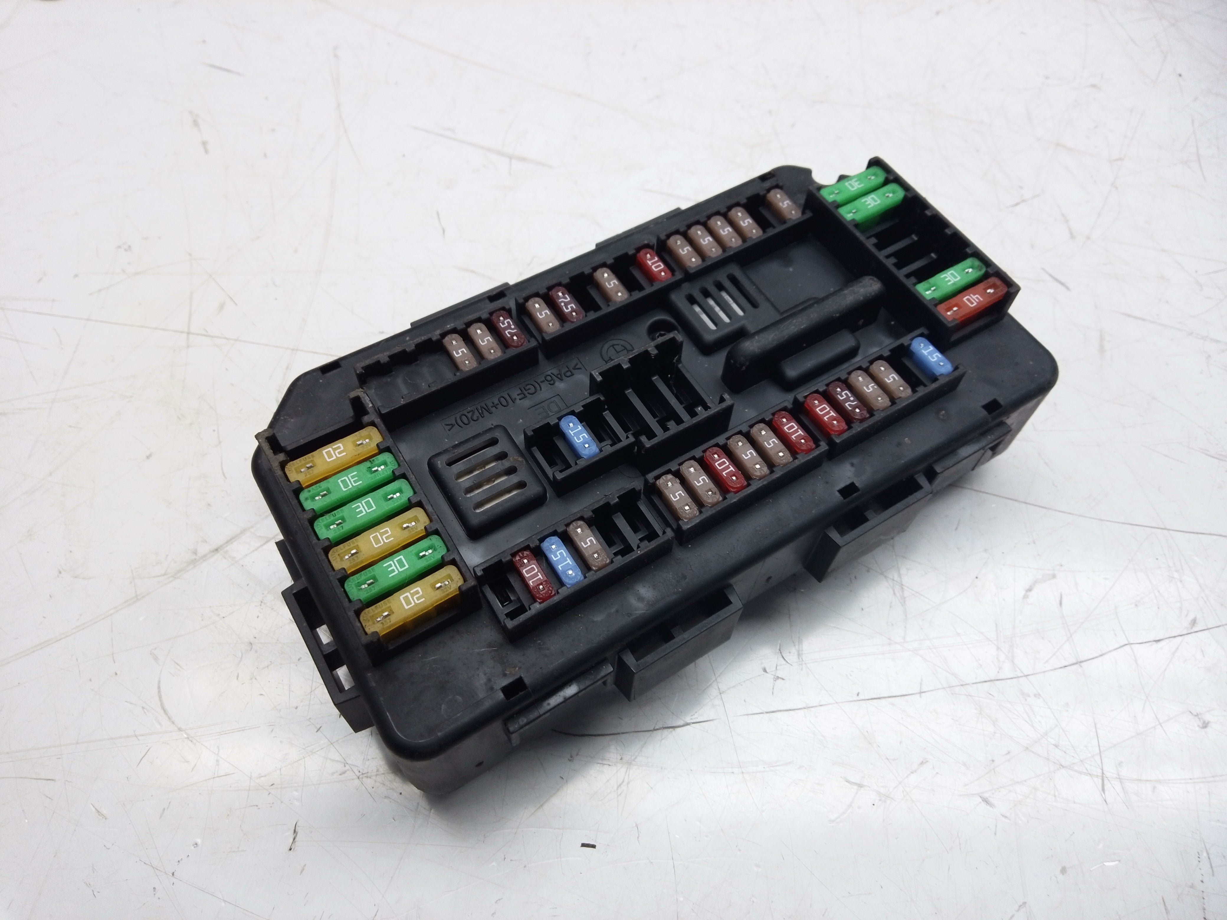 BMW 3 Series 2011–2018 Fuse Box (9389068)