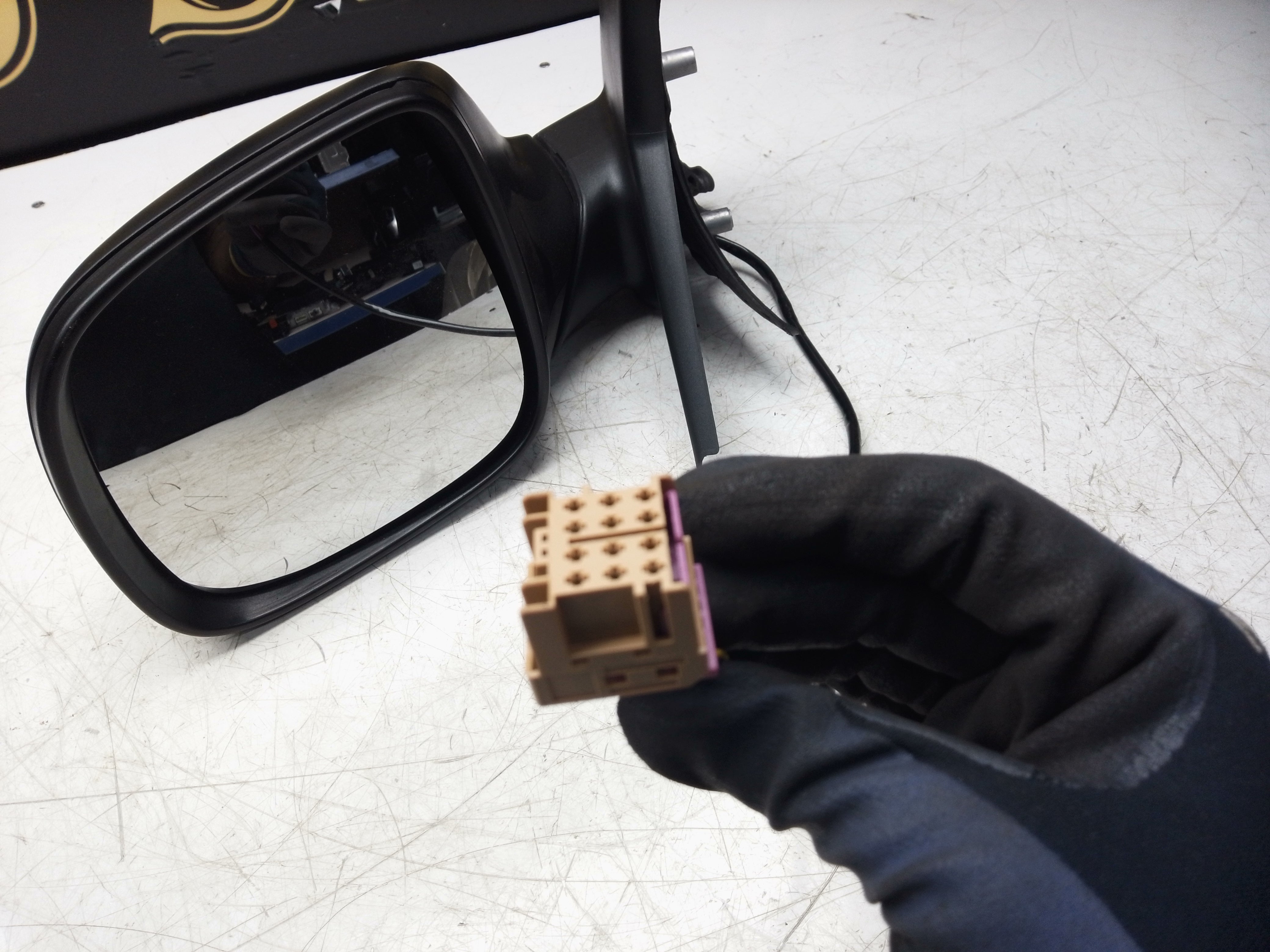 Volkswagen Transporter T5 2010–2015 Electric Left Wing Mirror