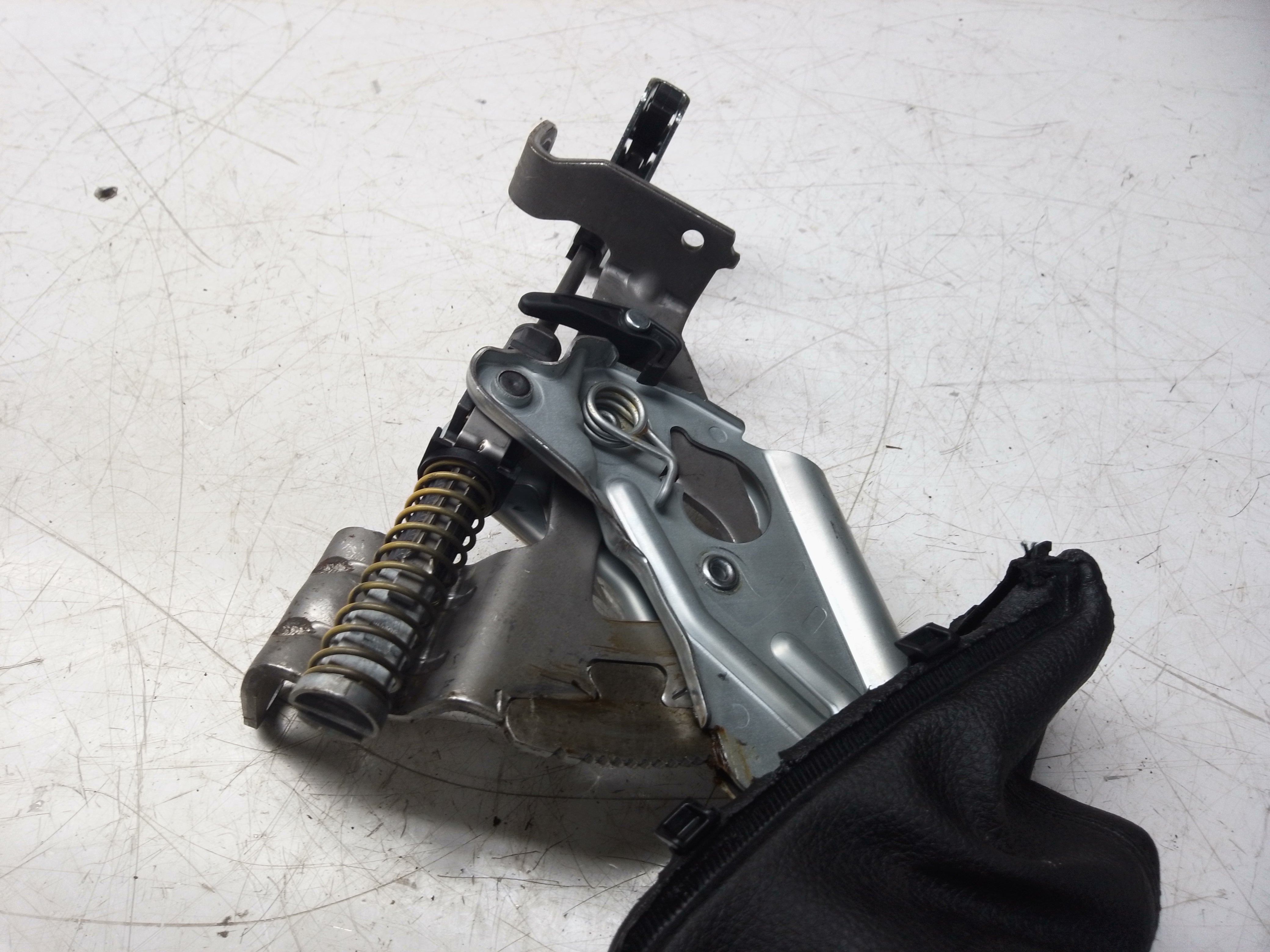 BMW 2 Series 2014 Handbrake Lever (6799102)