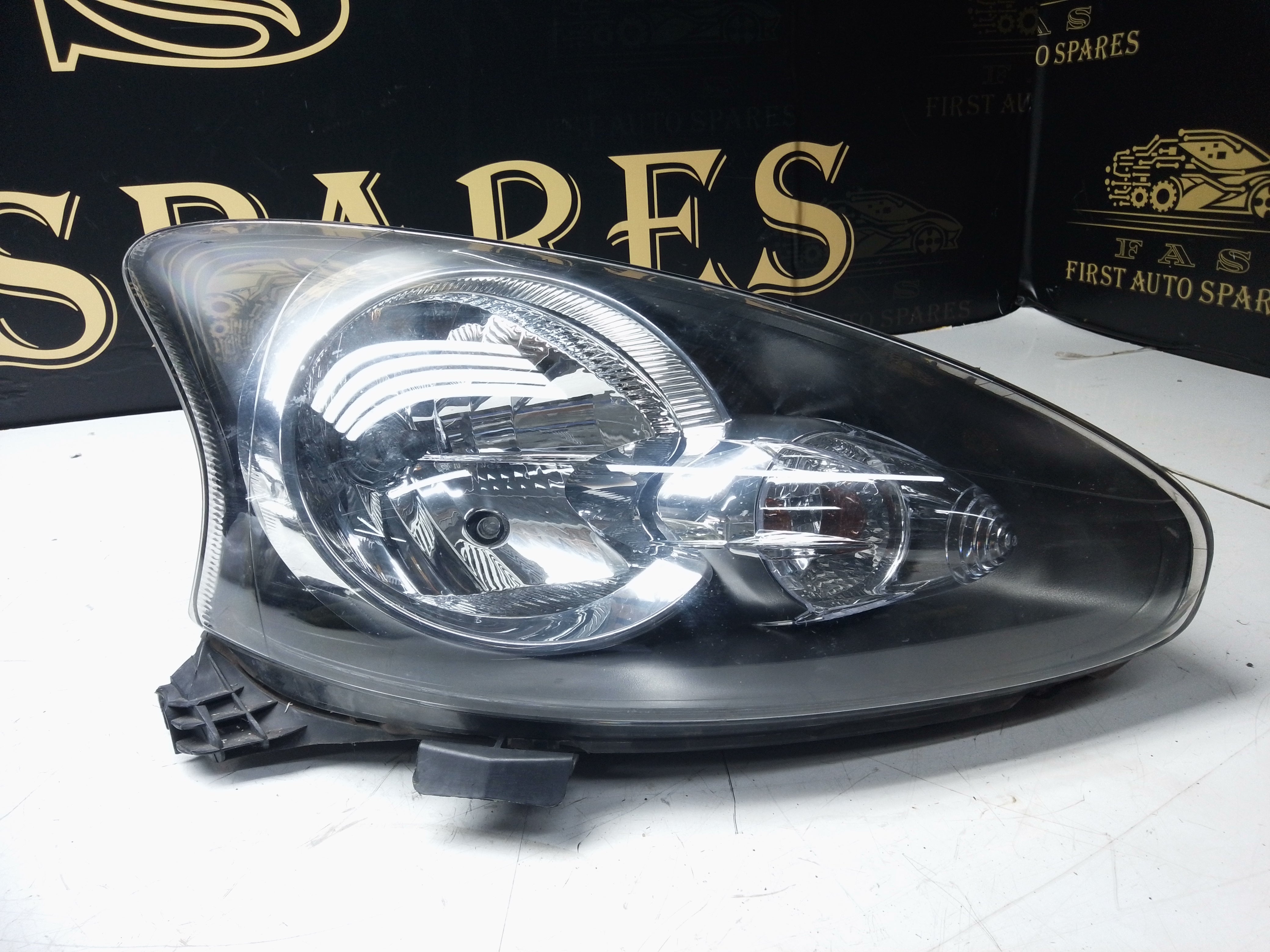 Toyota Aygo 2012 Right Headlight (81130-0H021)