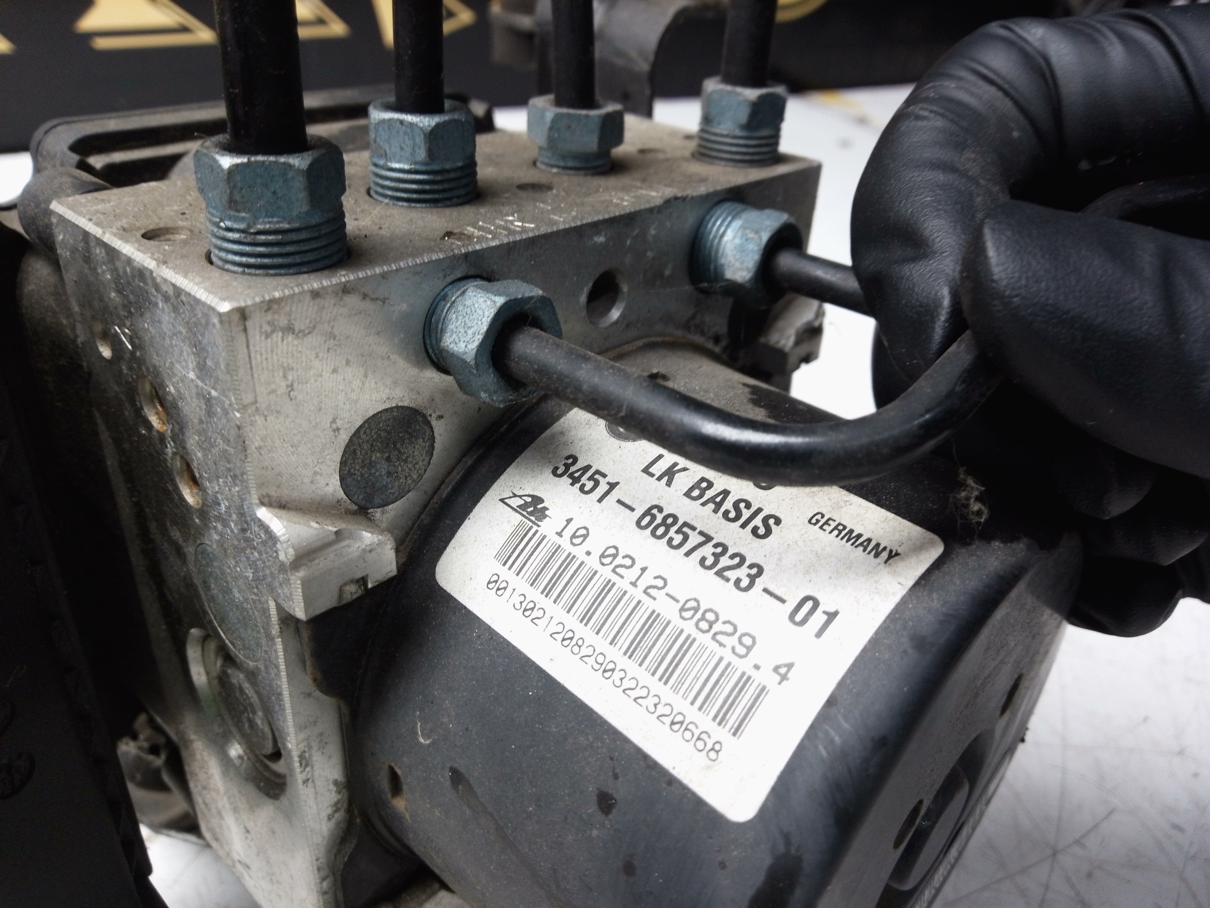 BMW 3 Series F30 2011 ABS Pump Control Module Unit (6857323 / 6857324)