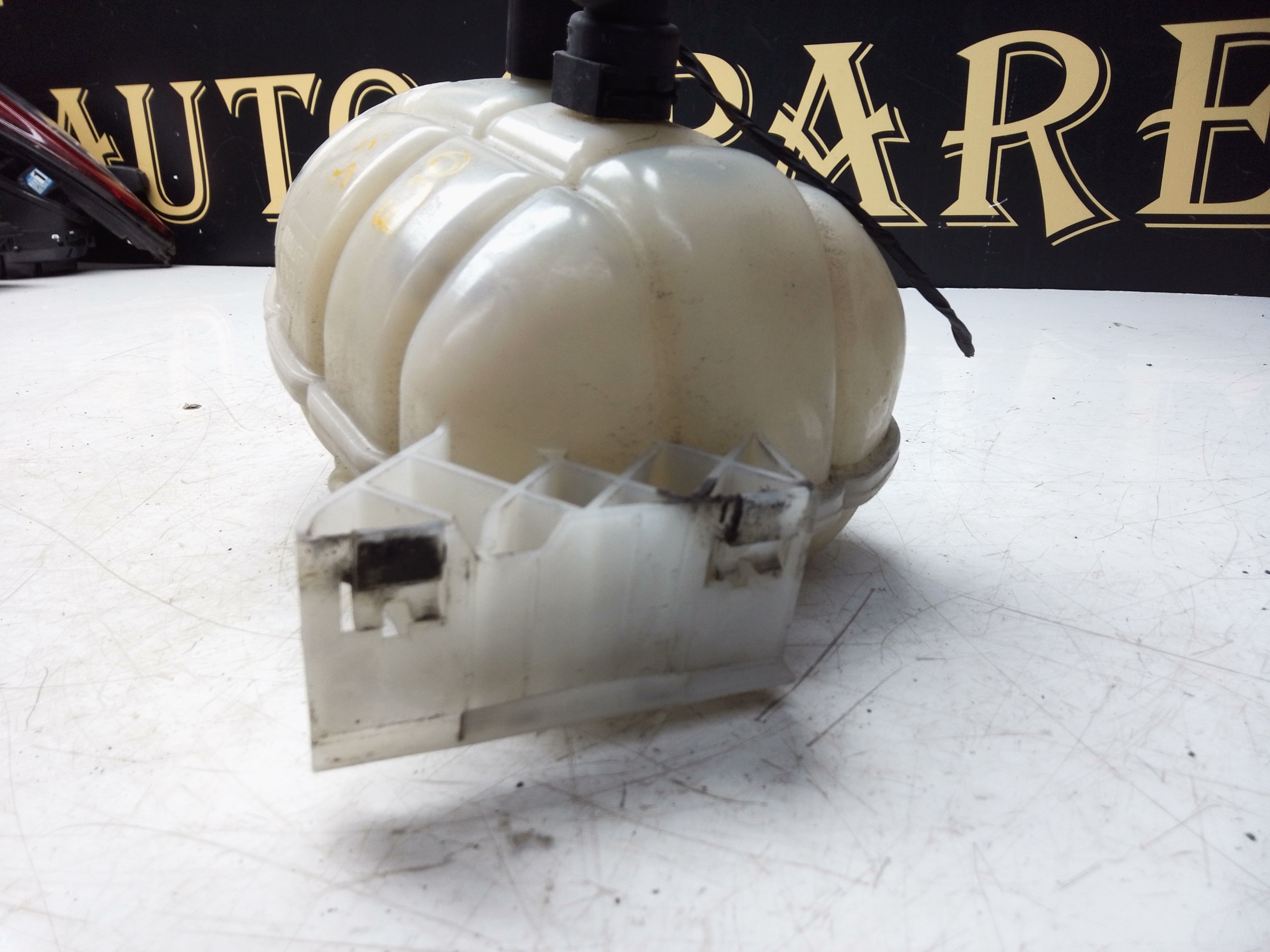 BMW 1 Series Coolant Expansion Tank (17137609468)