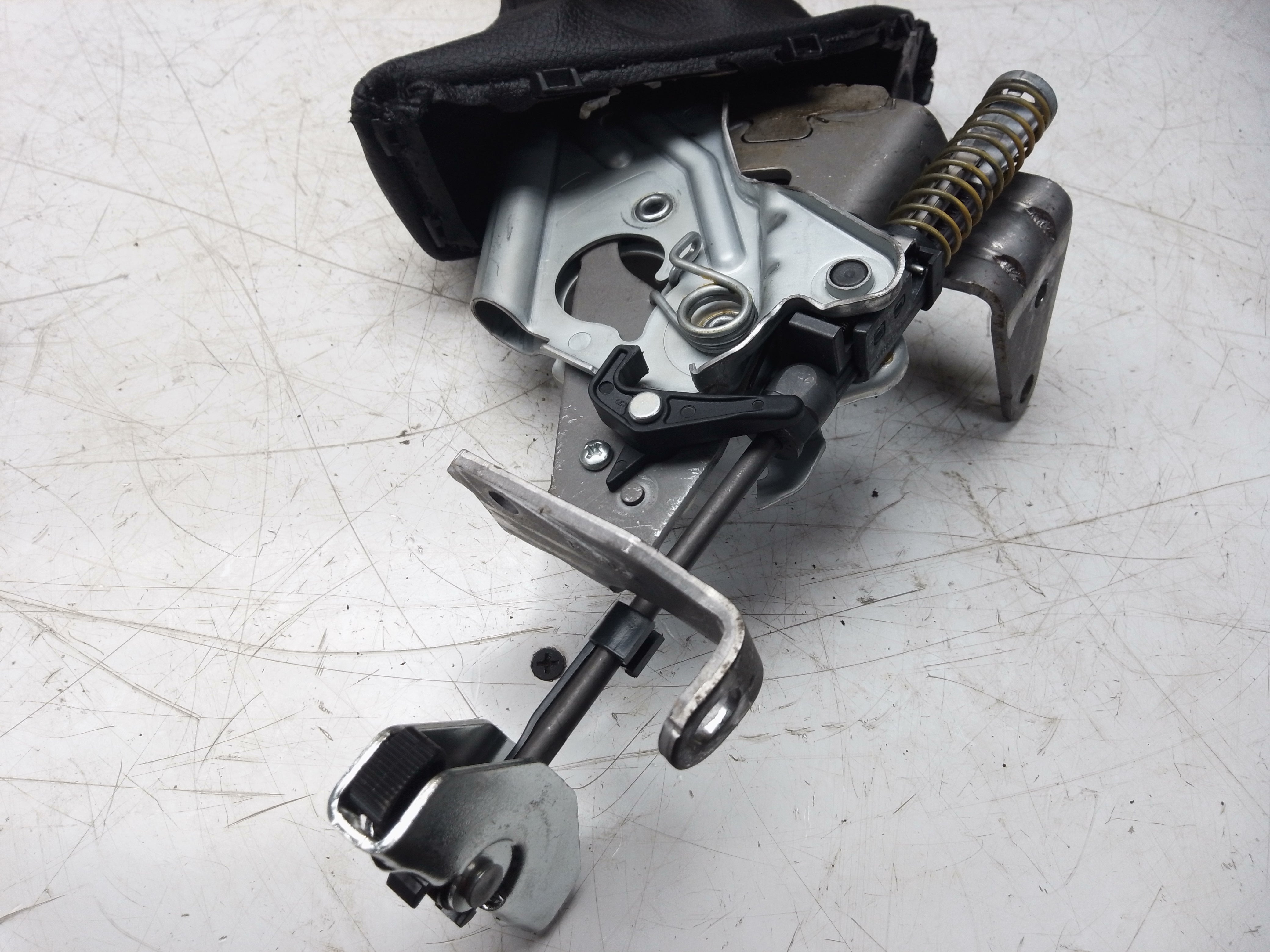 BMW 2 Series 2014 Handbrake Lever (6799102)