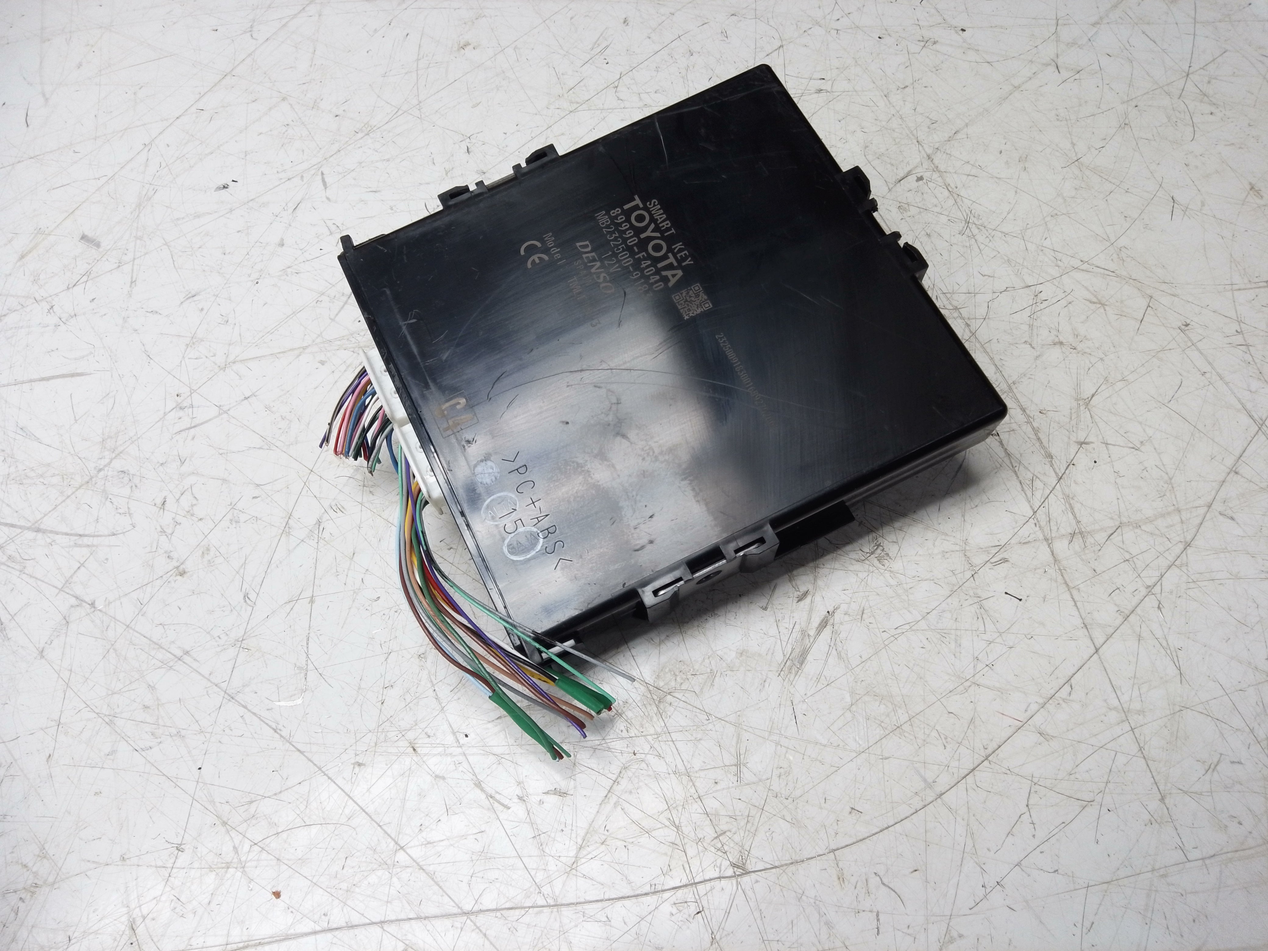 Toyota C-HR 2016–2023 Smart Key Control Module Unit (89990-F4040)