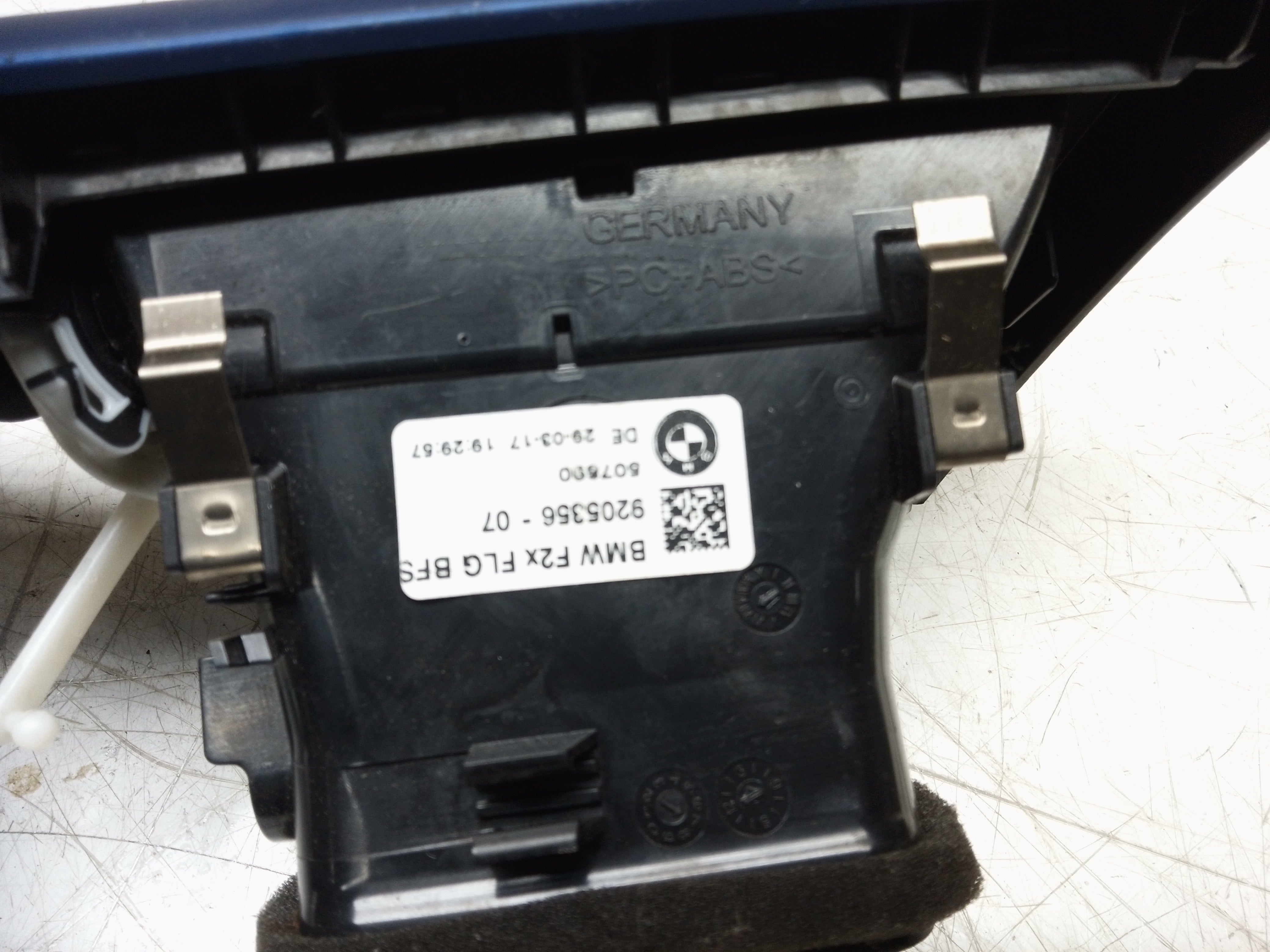 BMW 2 Series F22 Dashboard Air Vent – Front Right / Driver Side (9205356)