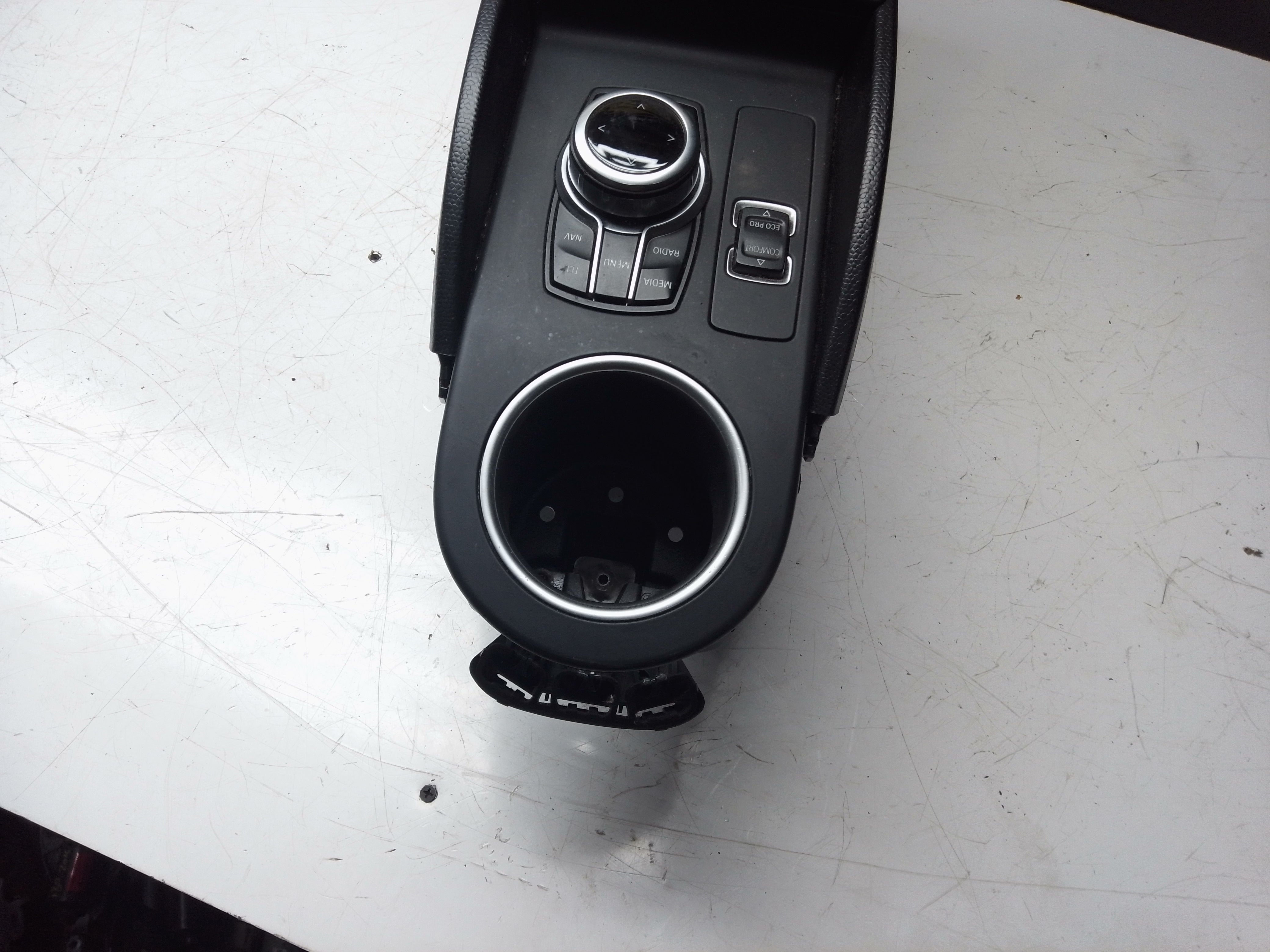 BMW i3 L01 Centre Middle Console Armrest (727 584.10) Unit i-Drive Controller (1678588)