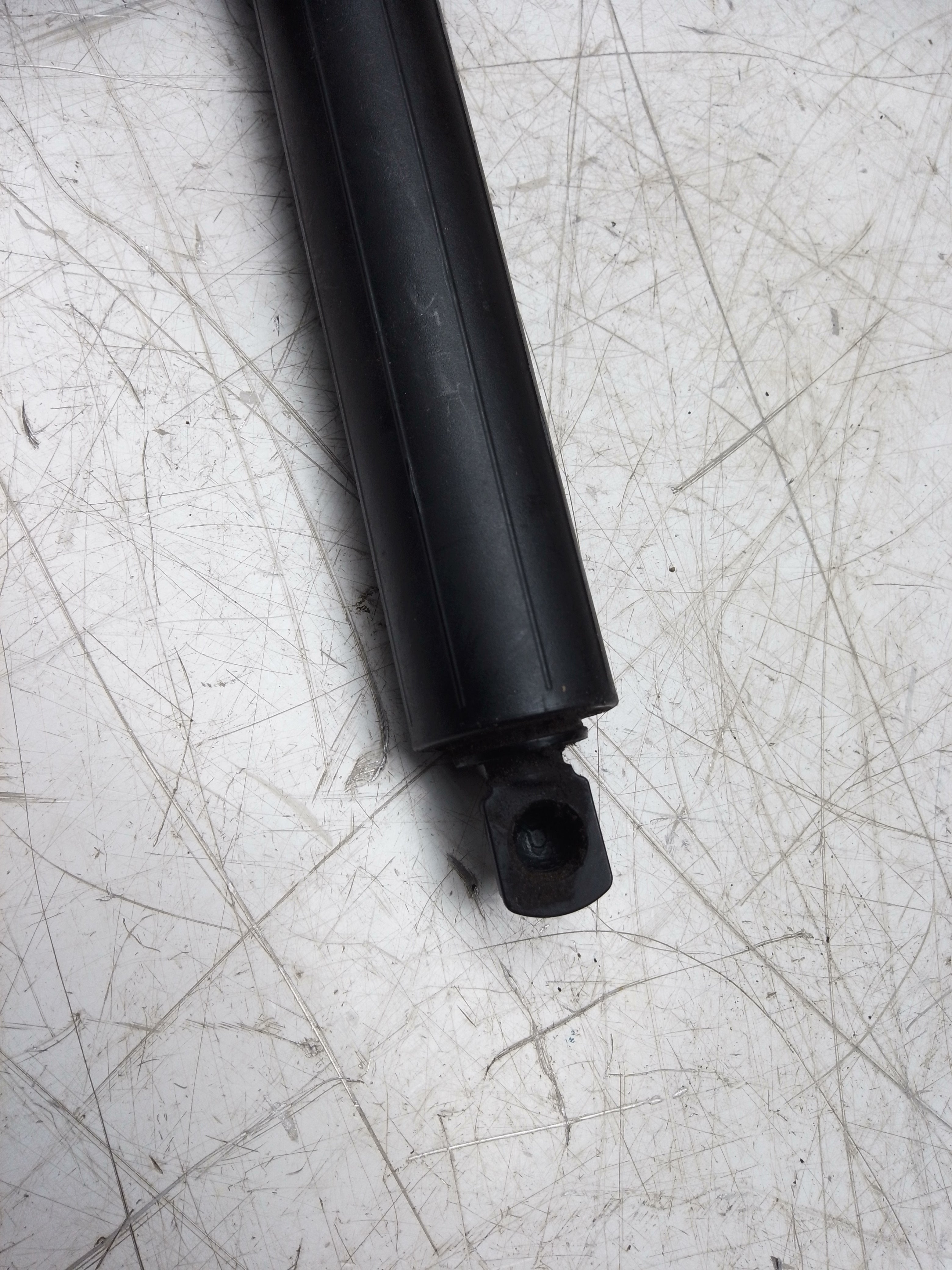 BMW X5 G05 2019–On Electric Tailgate Strut – Left or Right (7441799)