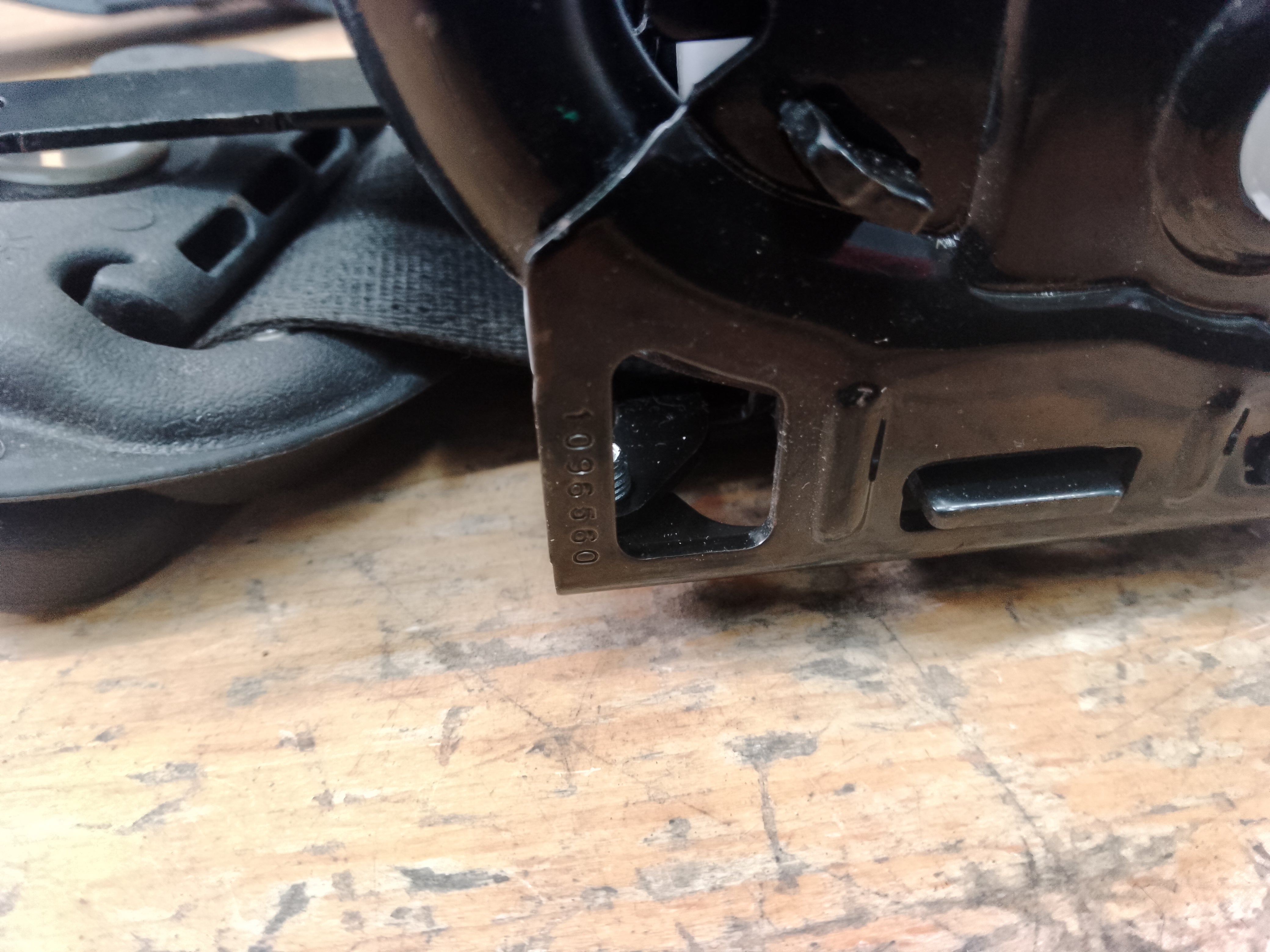 Toyota C-HR 2016-2023 Left Passenger Nearside Front Seat Belt (73220-F4010)