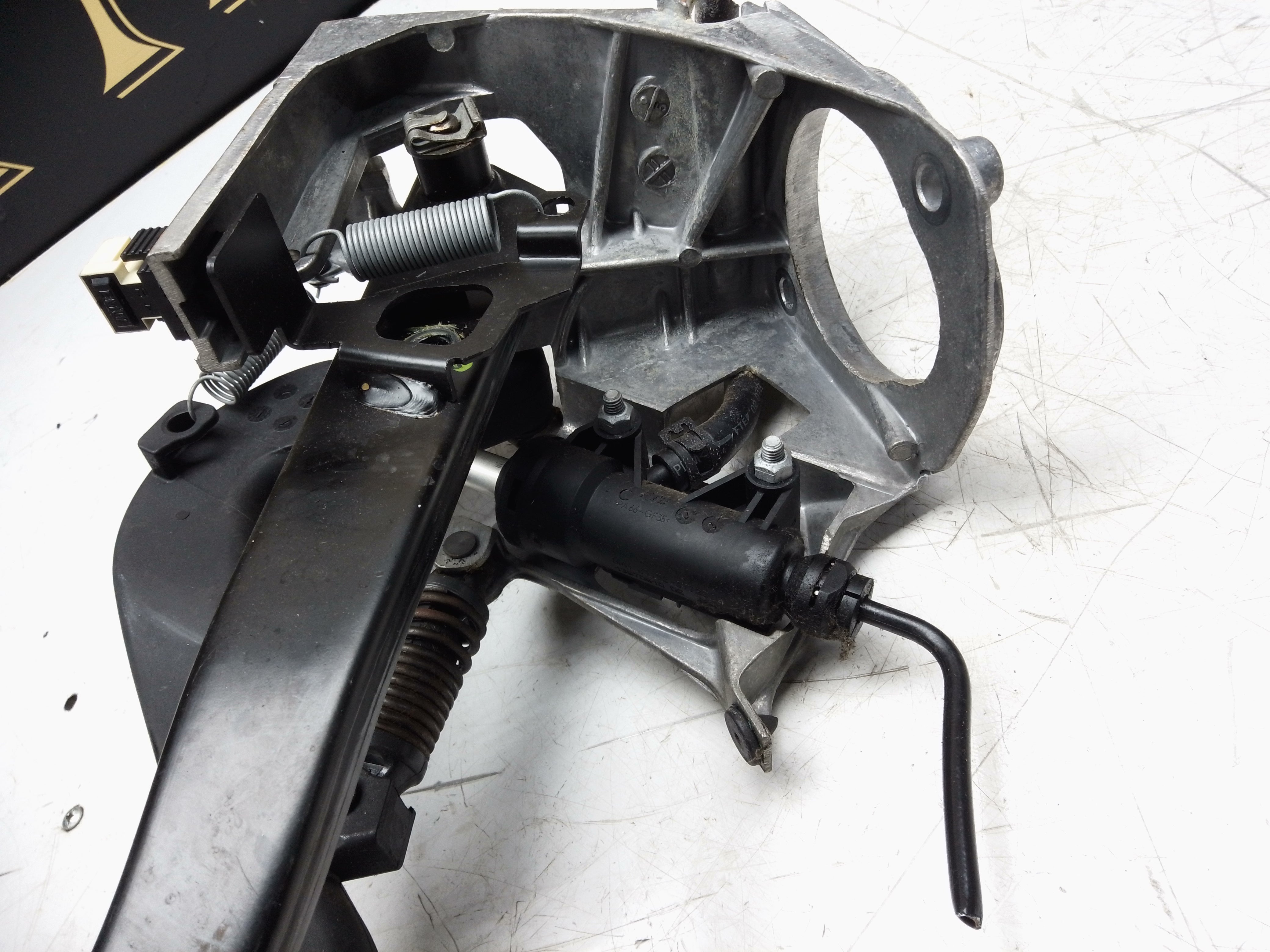 BMW 3 Series 2013 F30 Clutch & Brake Pedal Assembly (C4005196SE)