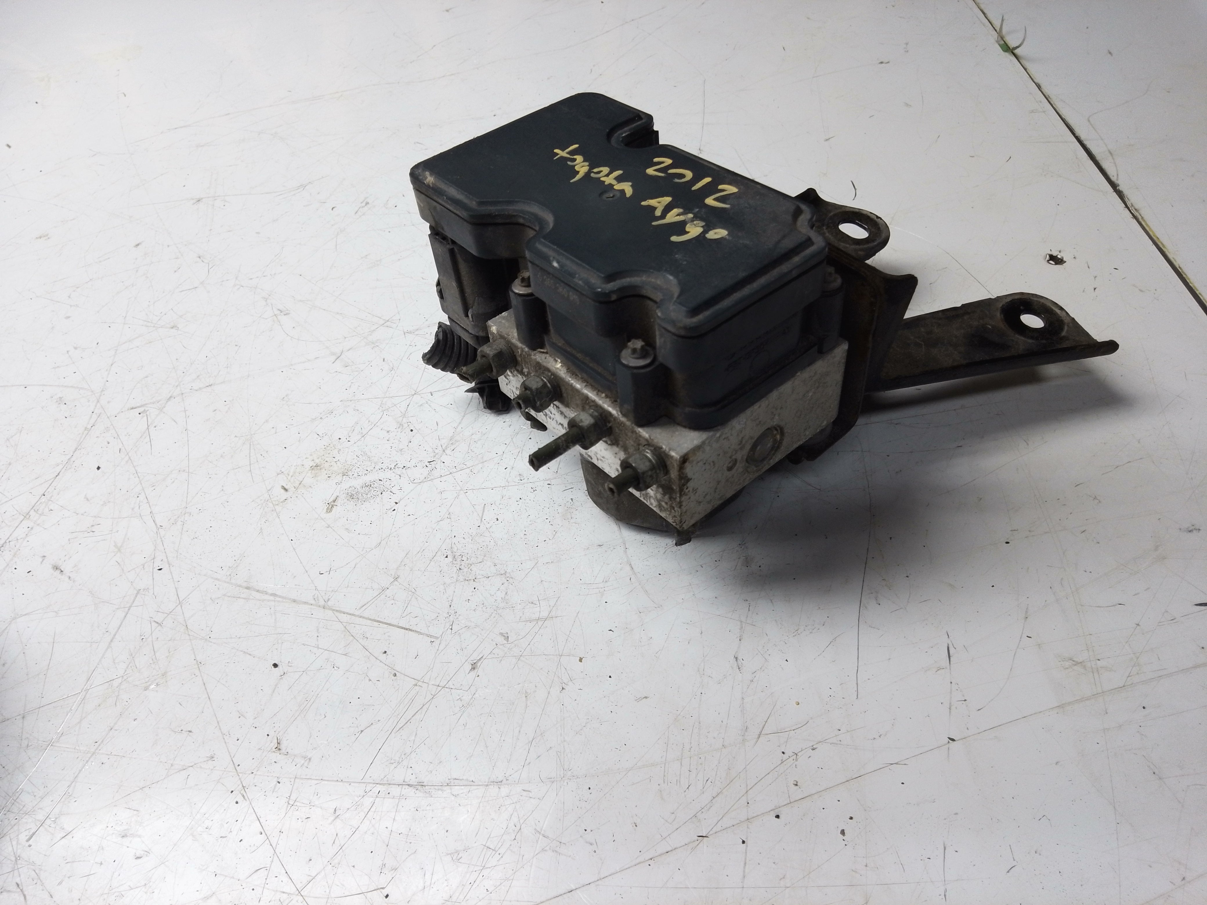 Toyota Aygo 2012 ABS Pump (2265106496)