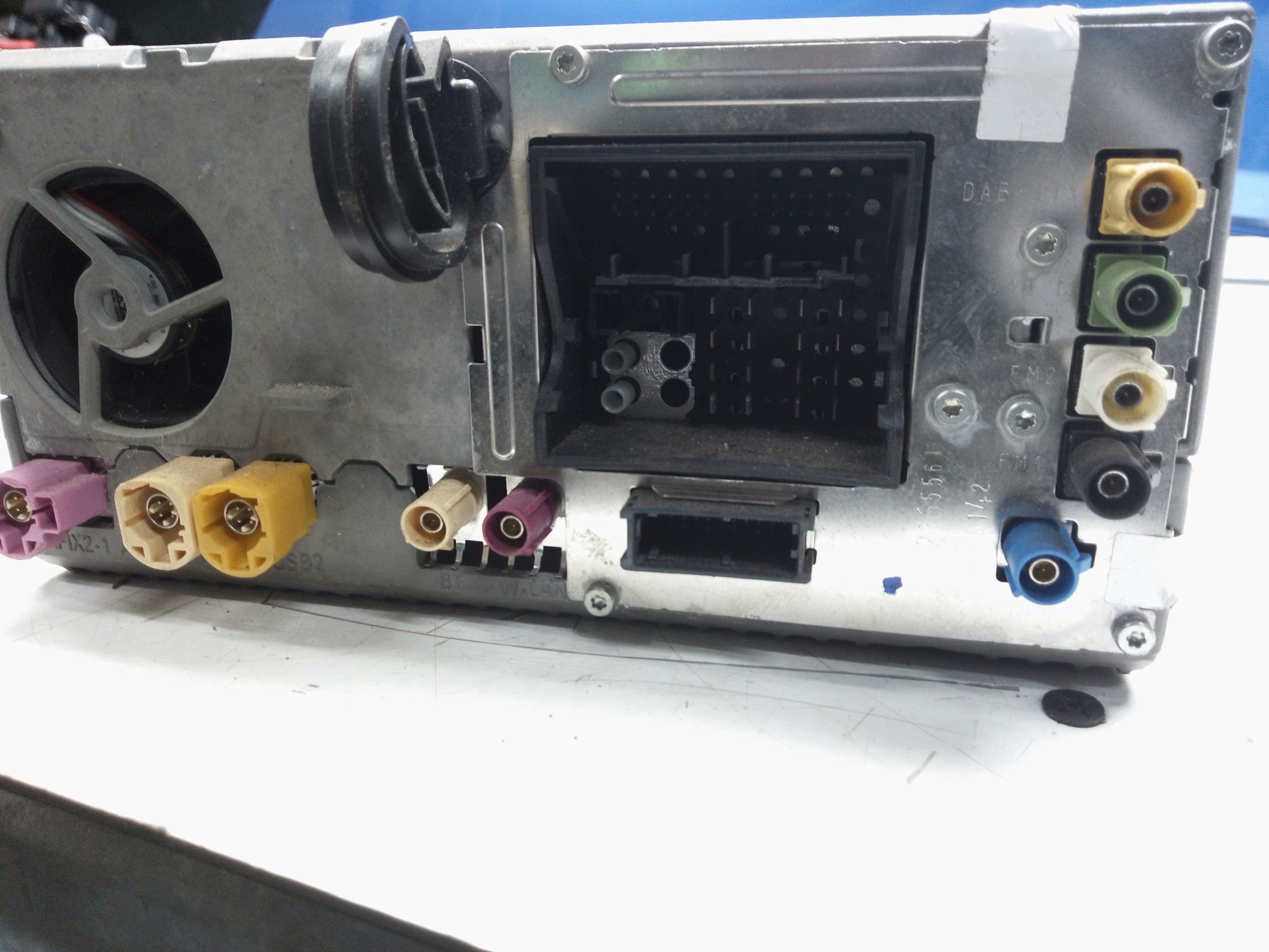 BMW 3 F30 F35 F31 2013 Radio CD GPS Player Head Unit (6822066-01)