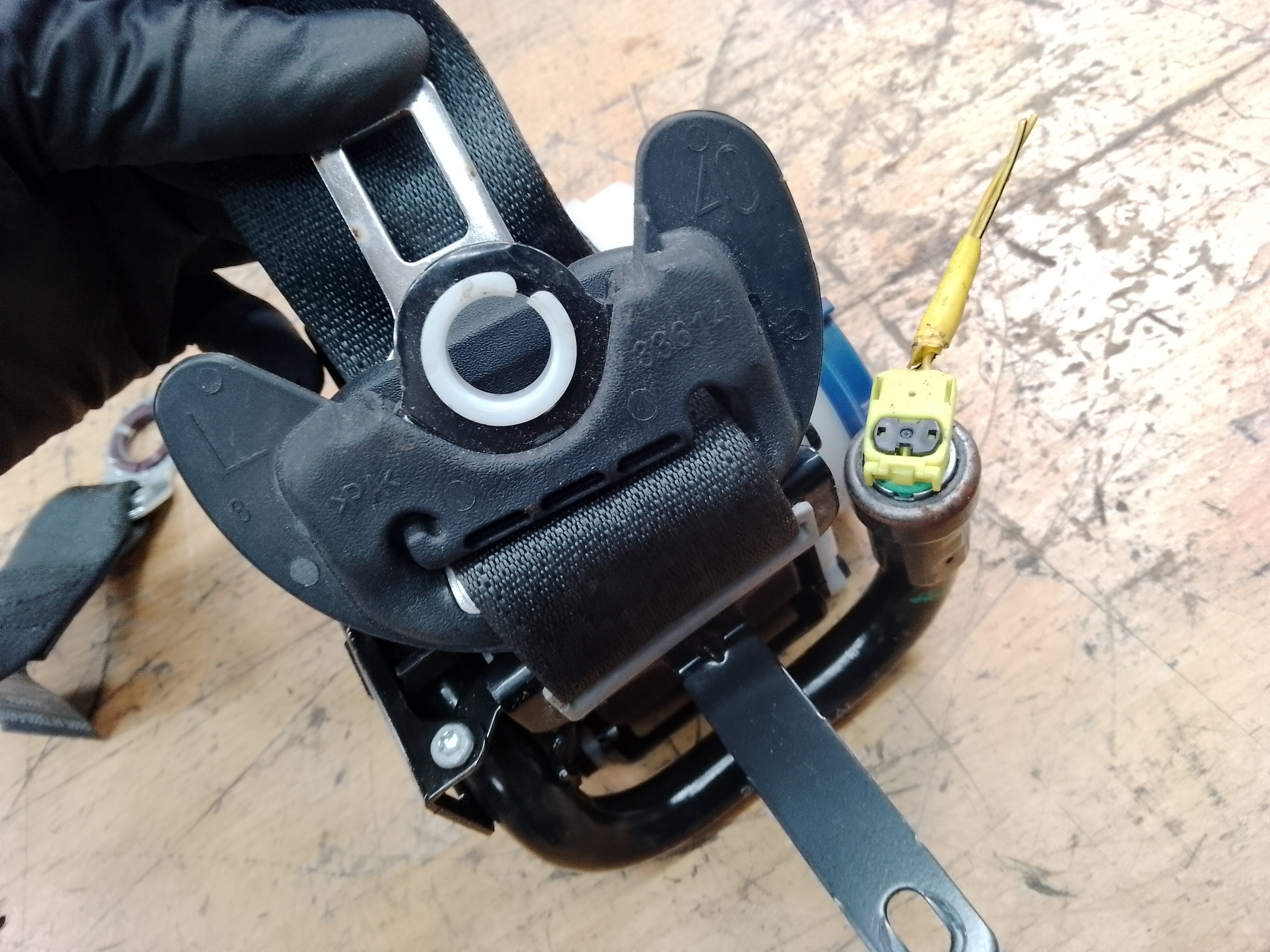 Toyota C-HR 2016-2023 Left Passenger Nearside Front Seat Belt (73220-F4010)