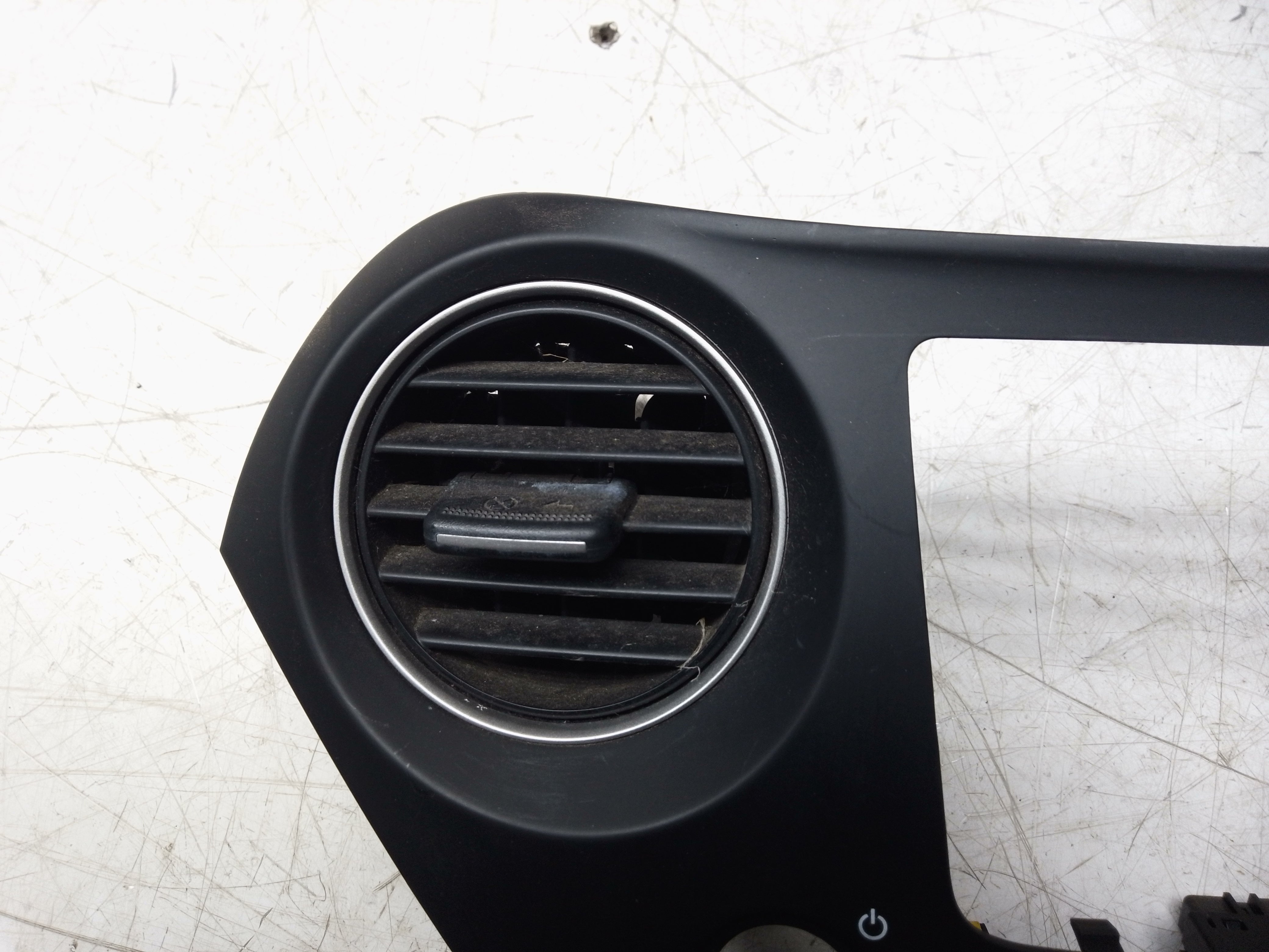 Hyundai i10 2013–2019 Heater Control Panel Trim (84740-B9900)