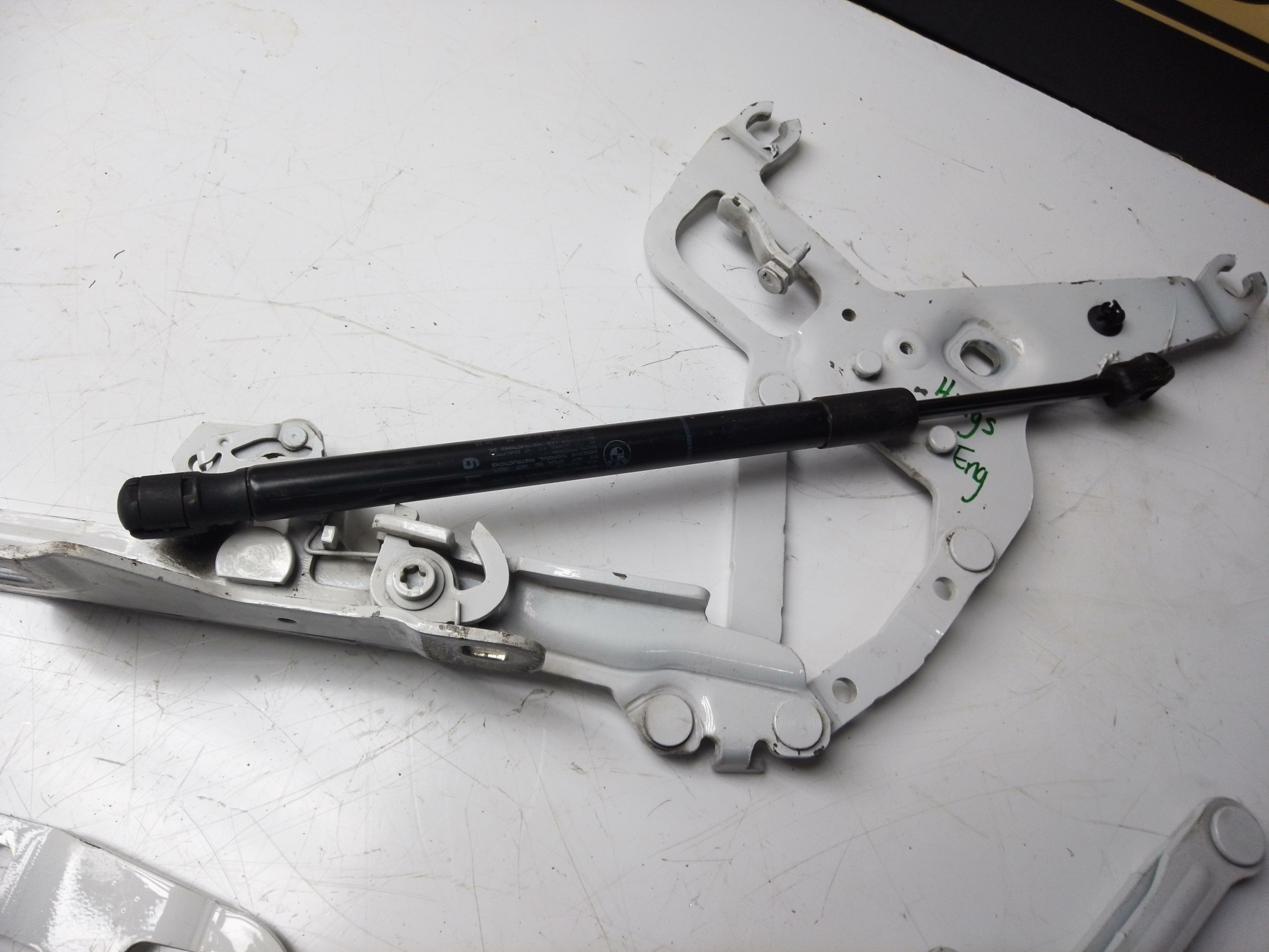 BMW X5 F15 Hinges (7294529) (7294530) with Actuators (0589-P1-000095)