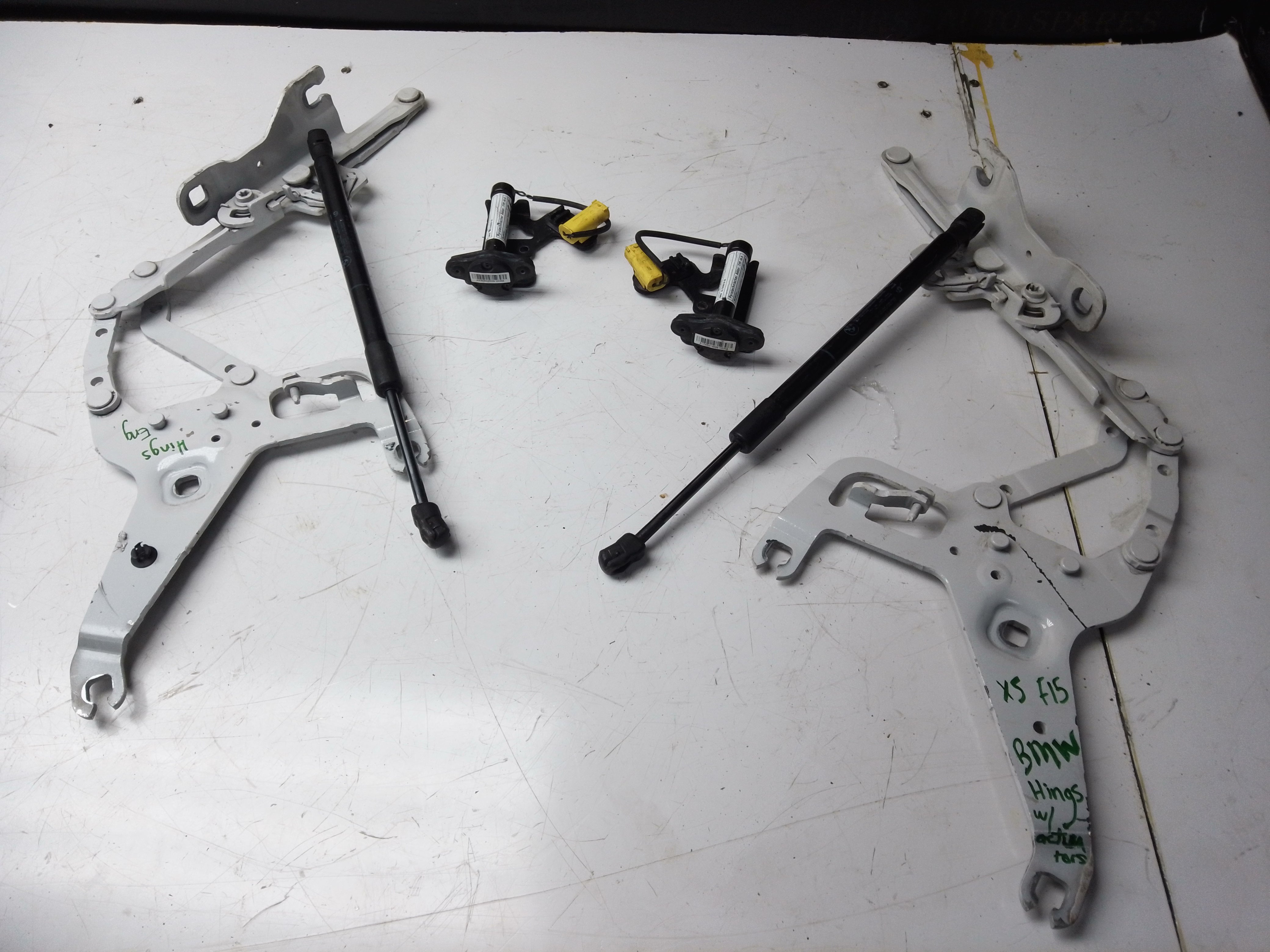 BMW X5 F15 Hinges (7294529) (7294530) with Actuators (0589-P1-000095)