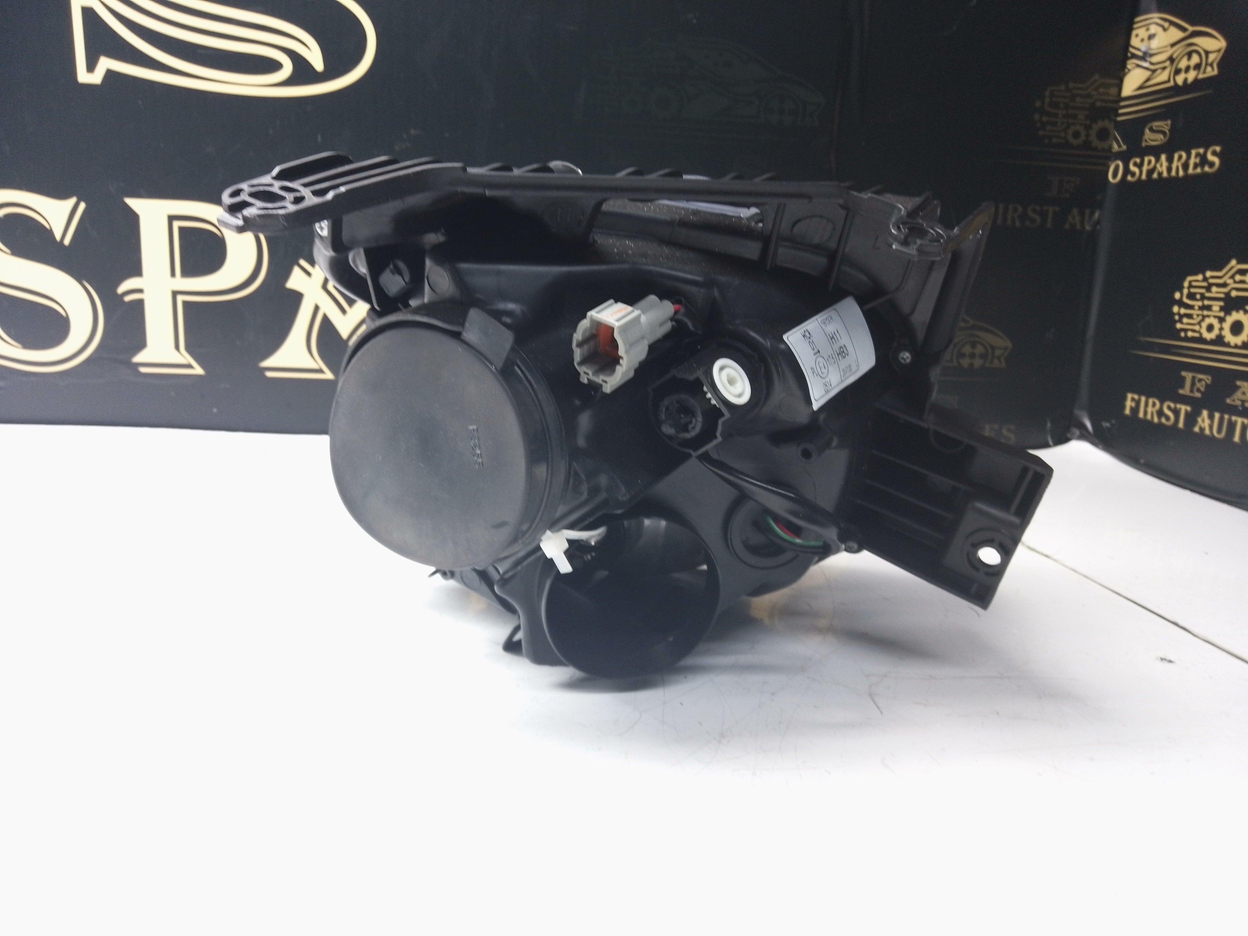 Nissan Juke Left Xenon Headlight