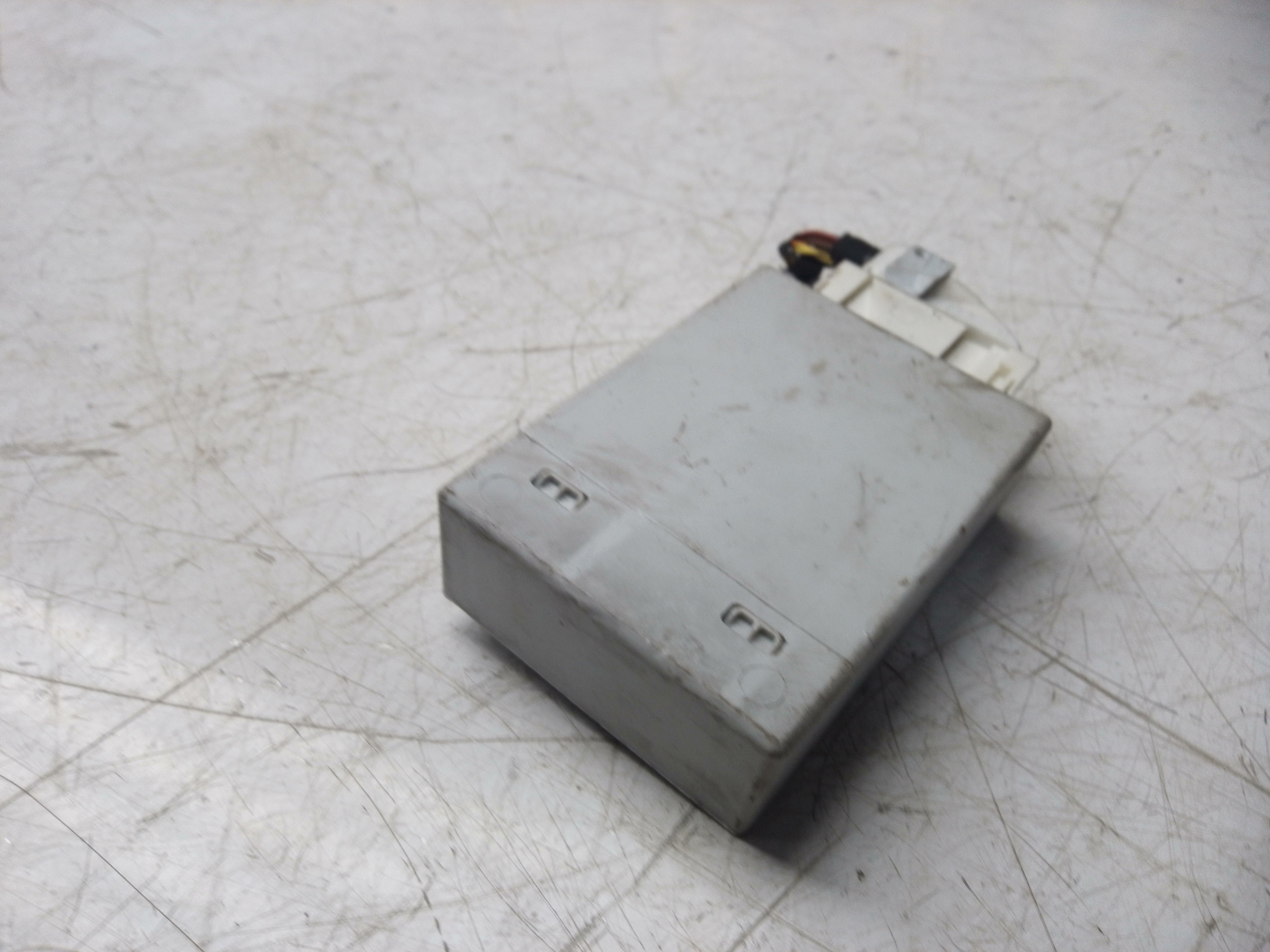 BMW X6 Series F15 F16 F85 F86 Air Suspension Control Module Unit (6860387)