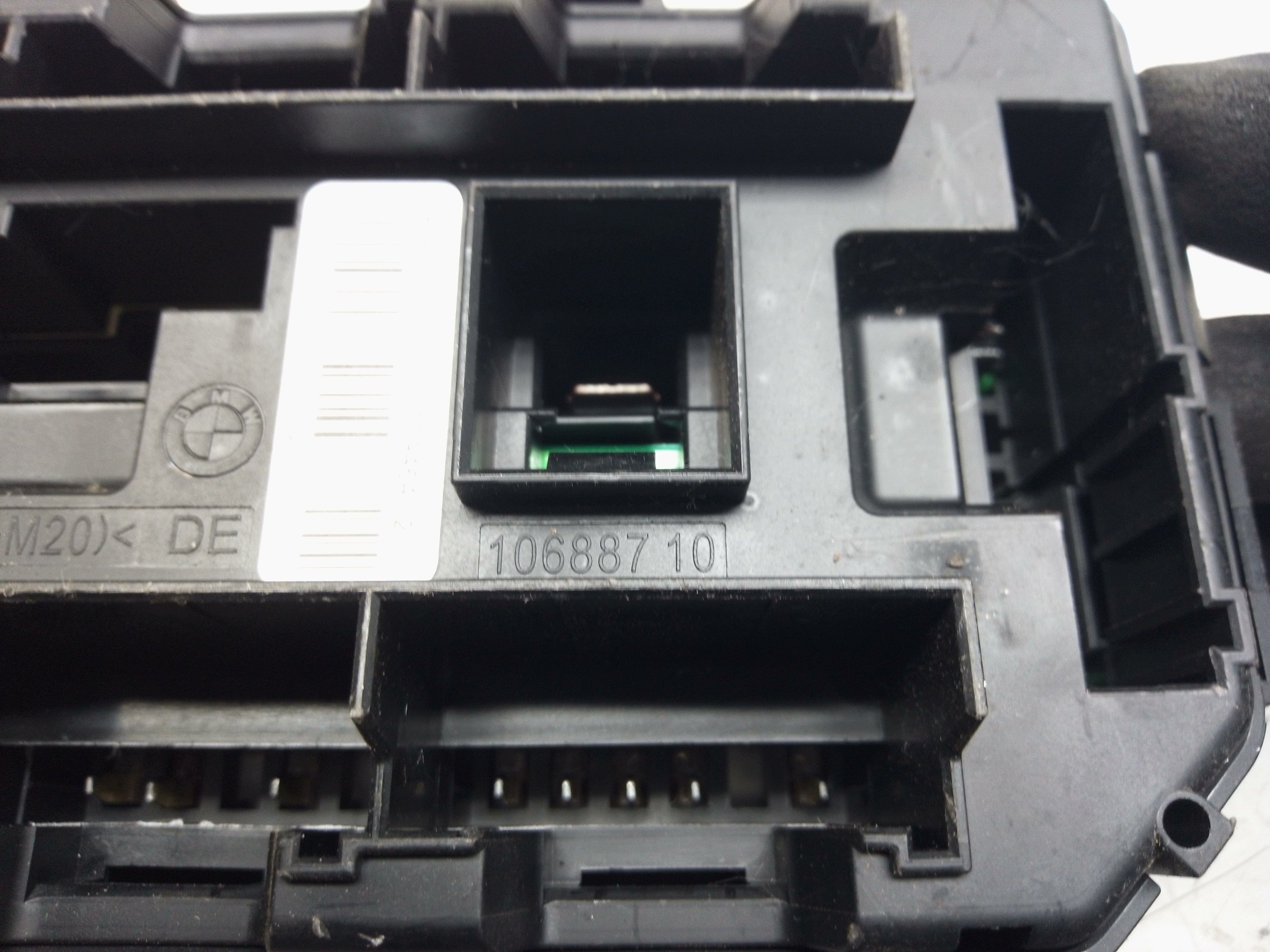BMW 3 Series 2011–2018 Fuse Box (9389068)