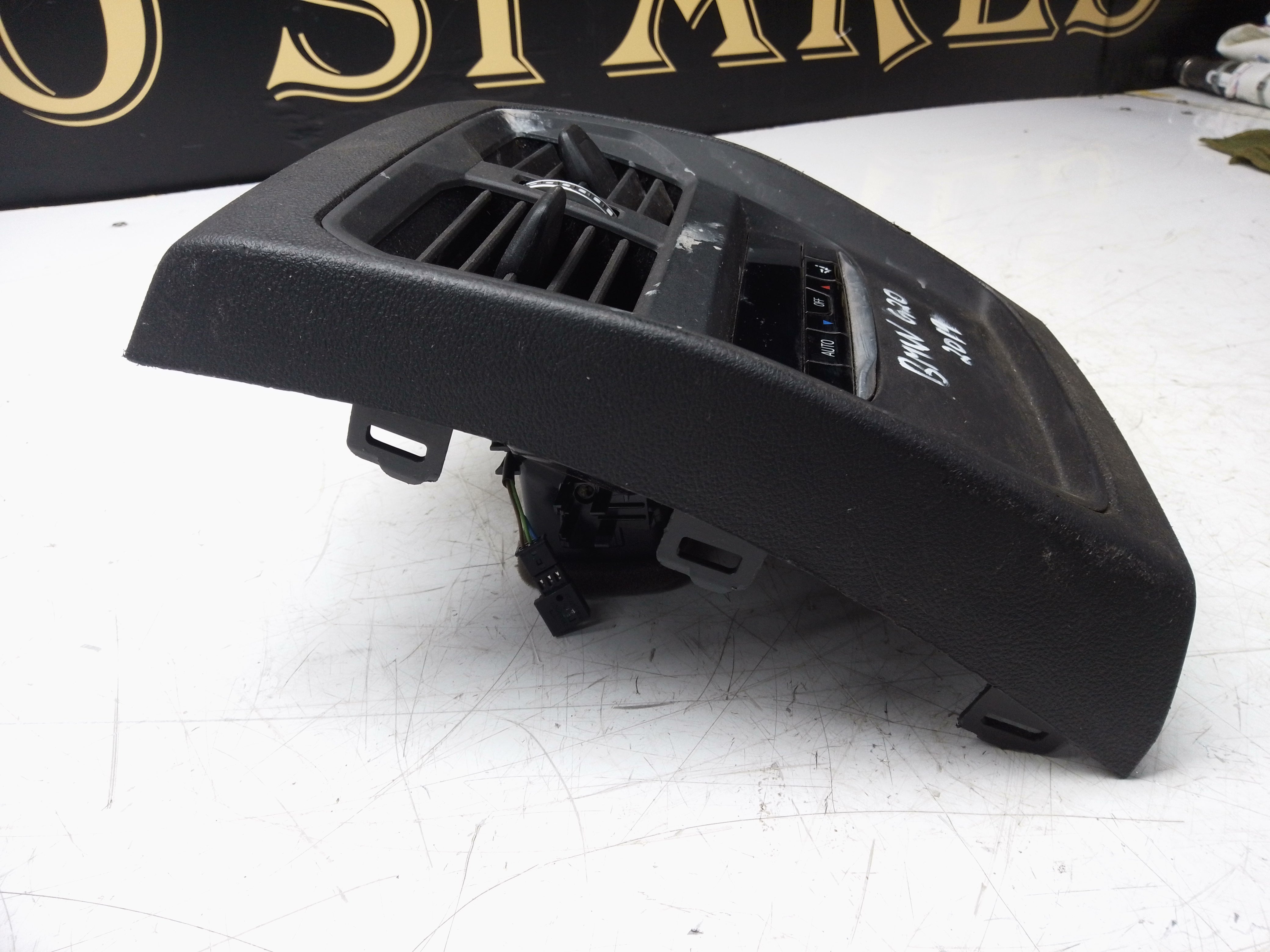 BMW 3 Series Rear Air Vents AC Heater Climate Control Panel (9493012-03) (6806816)