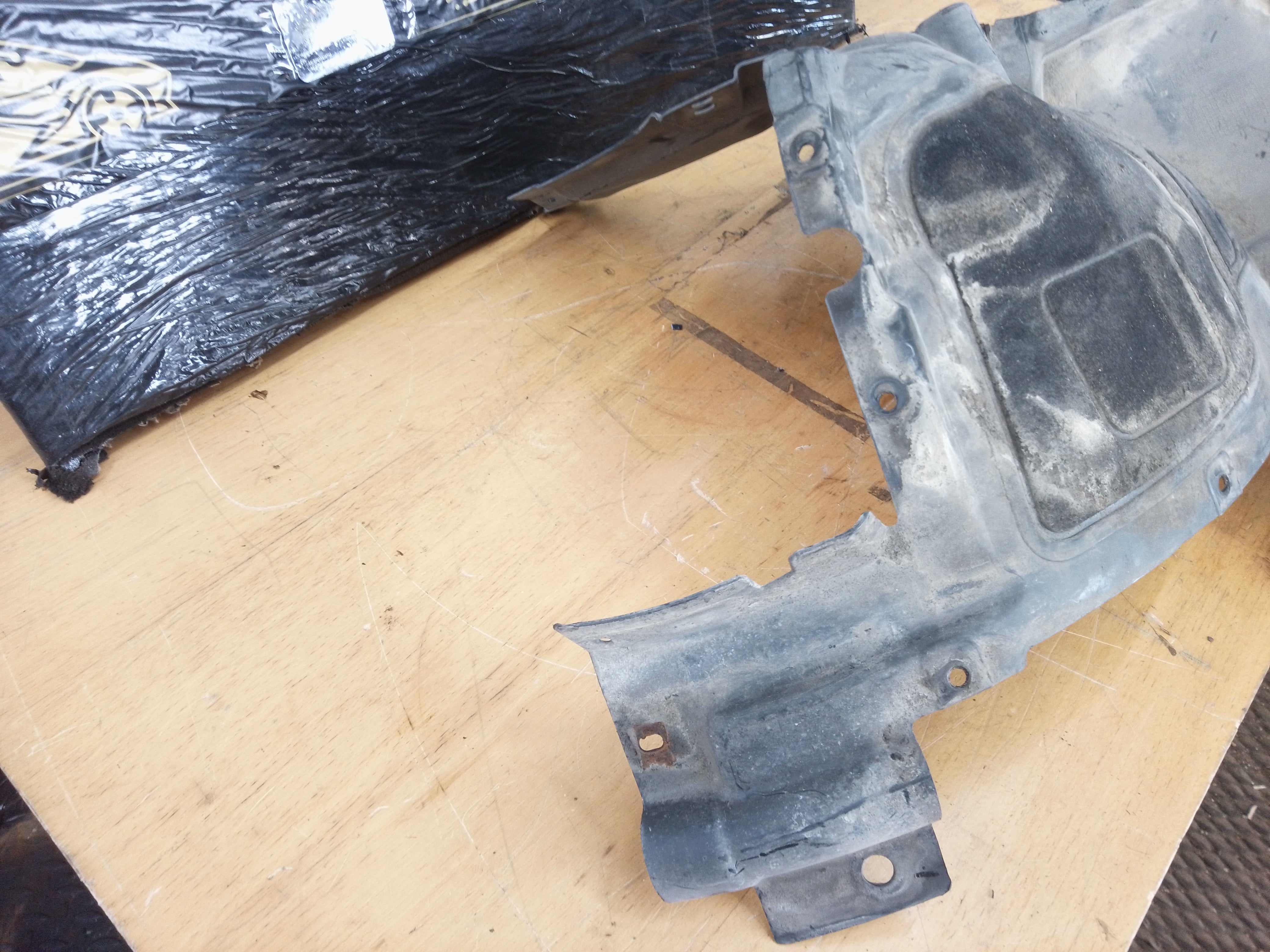 BMW X5 F15 F85 Cover Front Left Rear Wheel Arch (183114-10 / 7291197)