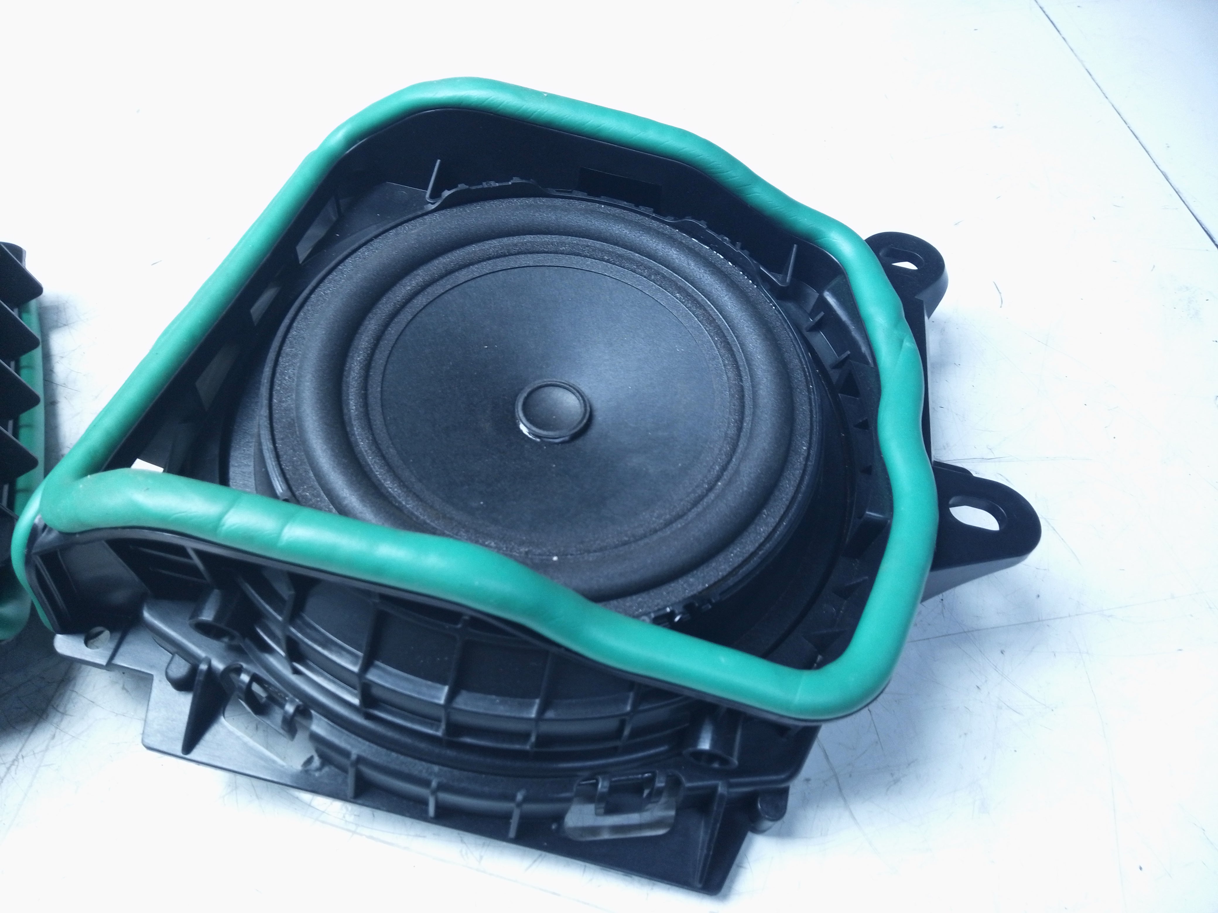 BMW 3 Series G20 2018-2025 Loud Speaker Pair Bass (2622565) (2622566)