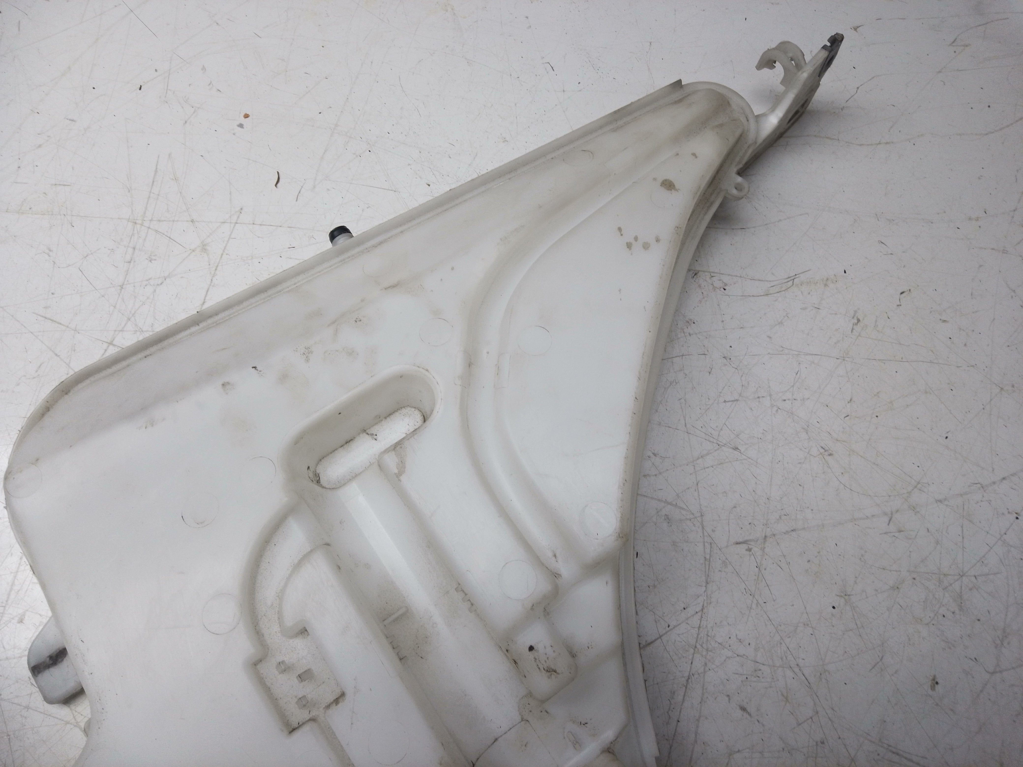 BMW 2 Series F22 Washer Bottle 2014-2021 (7241671-14)