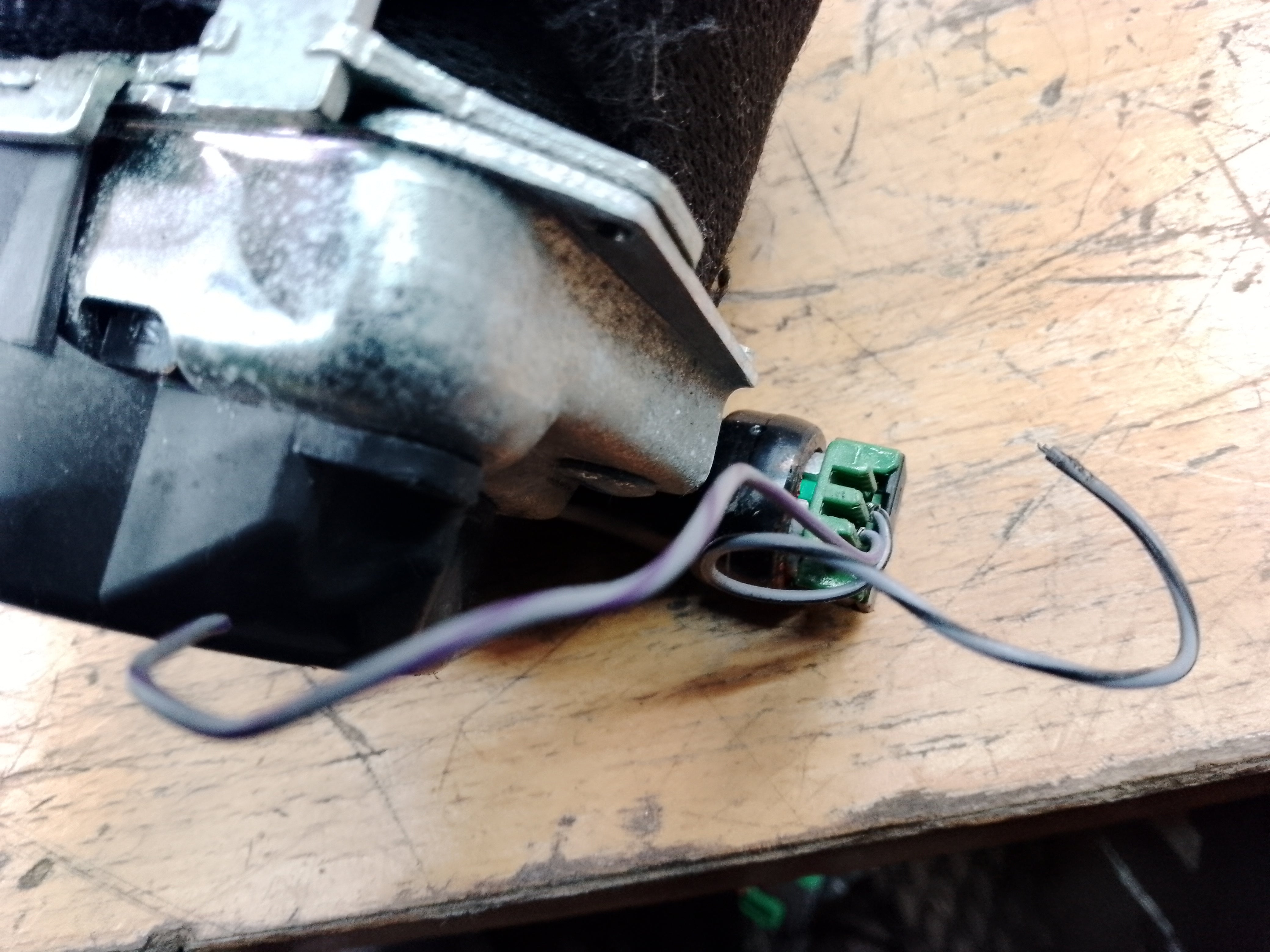 BMW X5 Series F15 Passenger Left Seat Belt Pretensioner (624640100E)