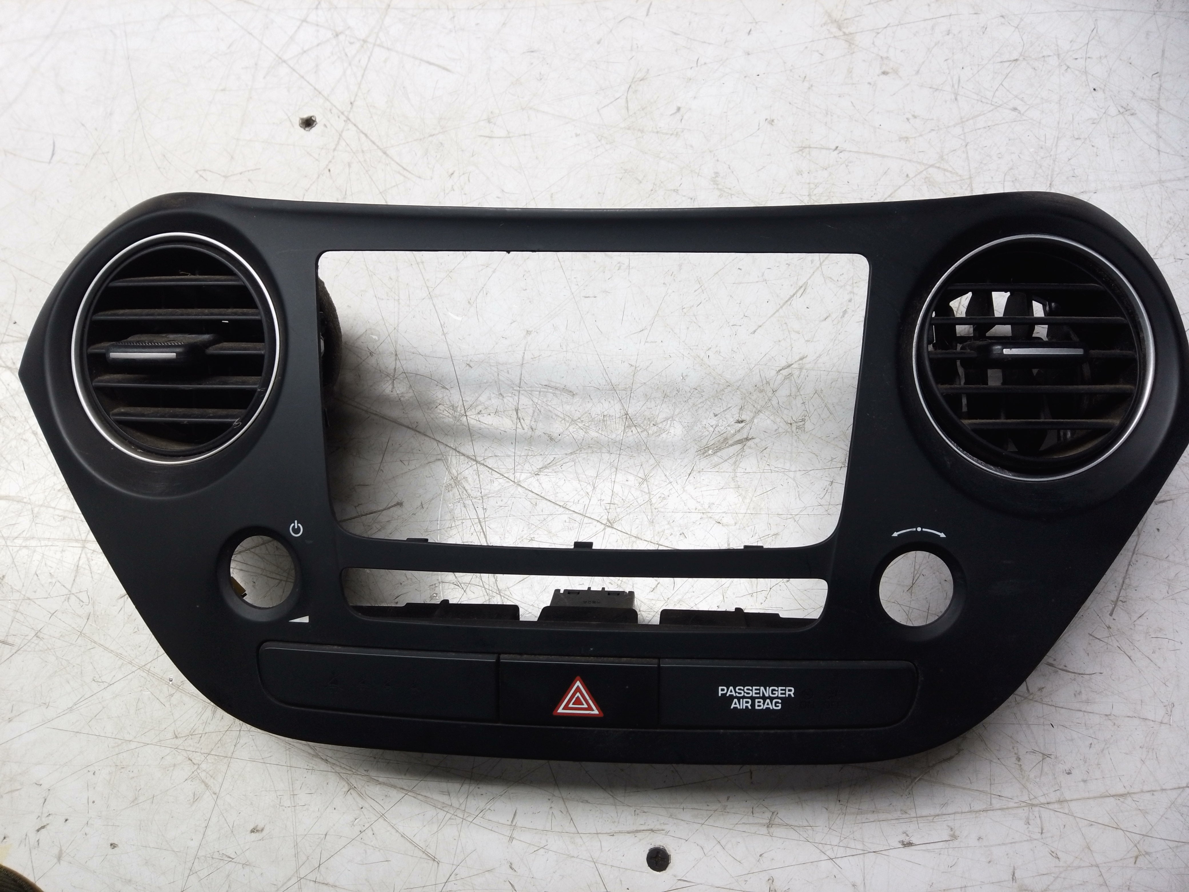 Hyundai i10 2013–2019 Heater Control Panel Trim (84740-B9900)
