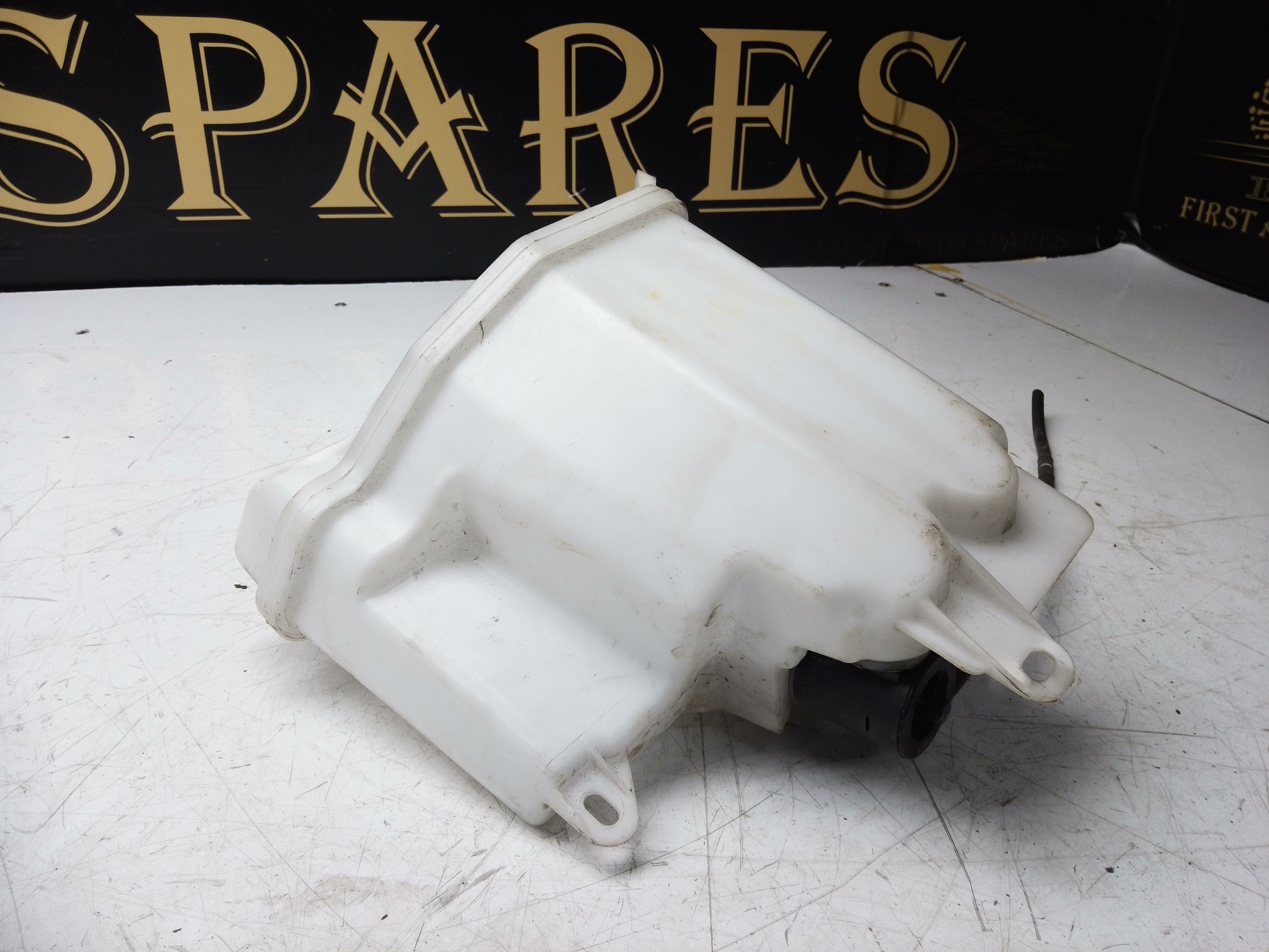 Toyota Aygo  2019 Washer Bottle (853150H030)