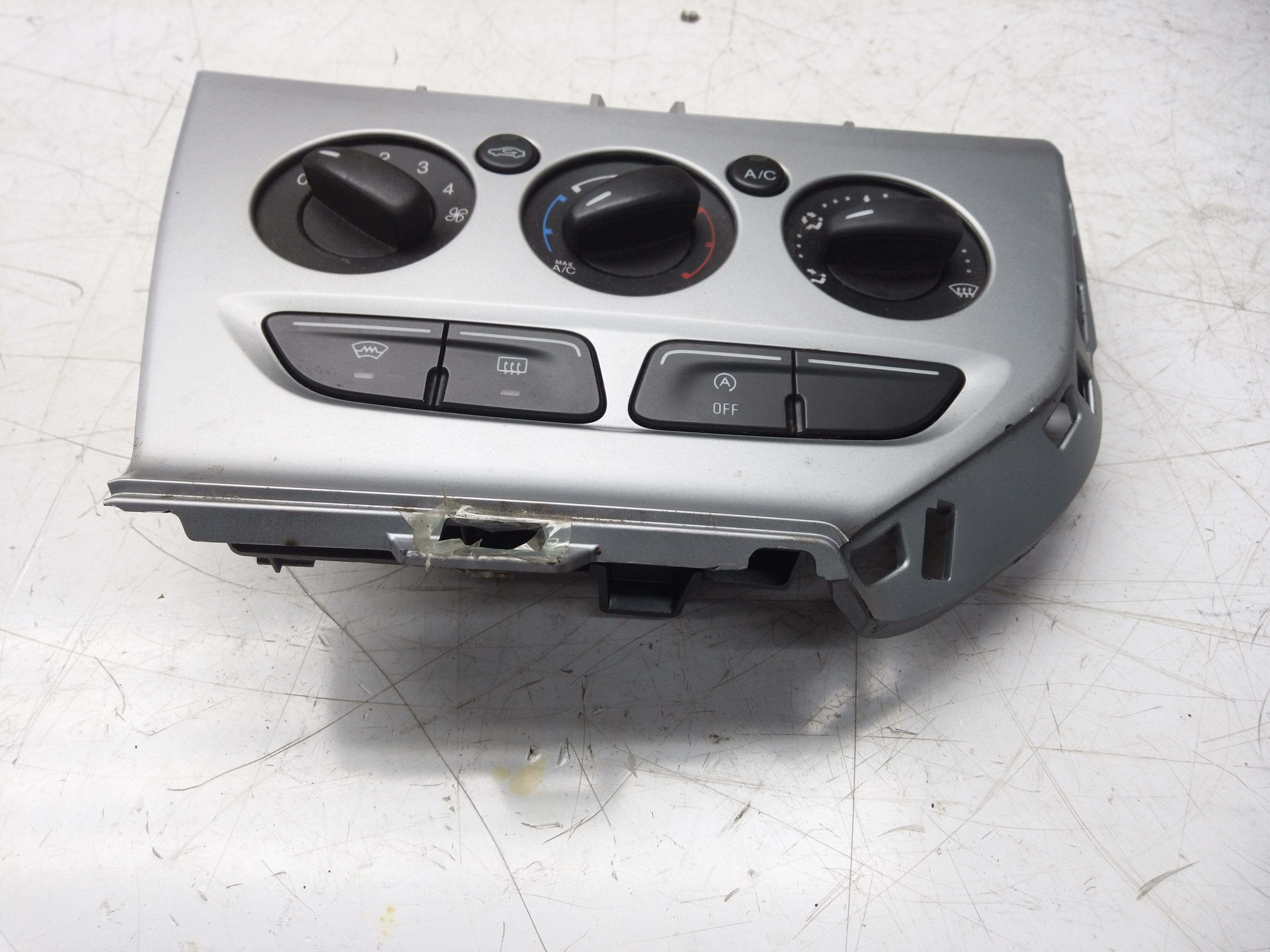 Ford Focus Control Panel Switch Fascia With Stop/Start (2011–2015) (BM51-18522) (BK2T-19980)