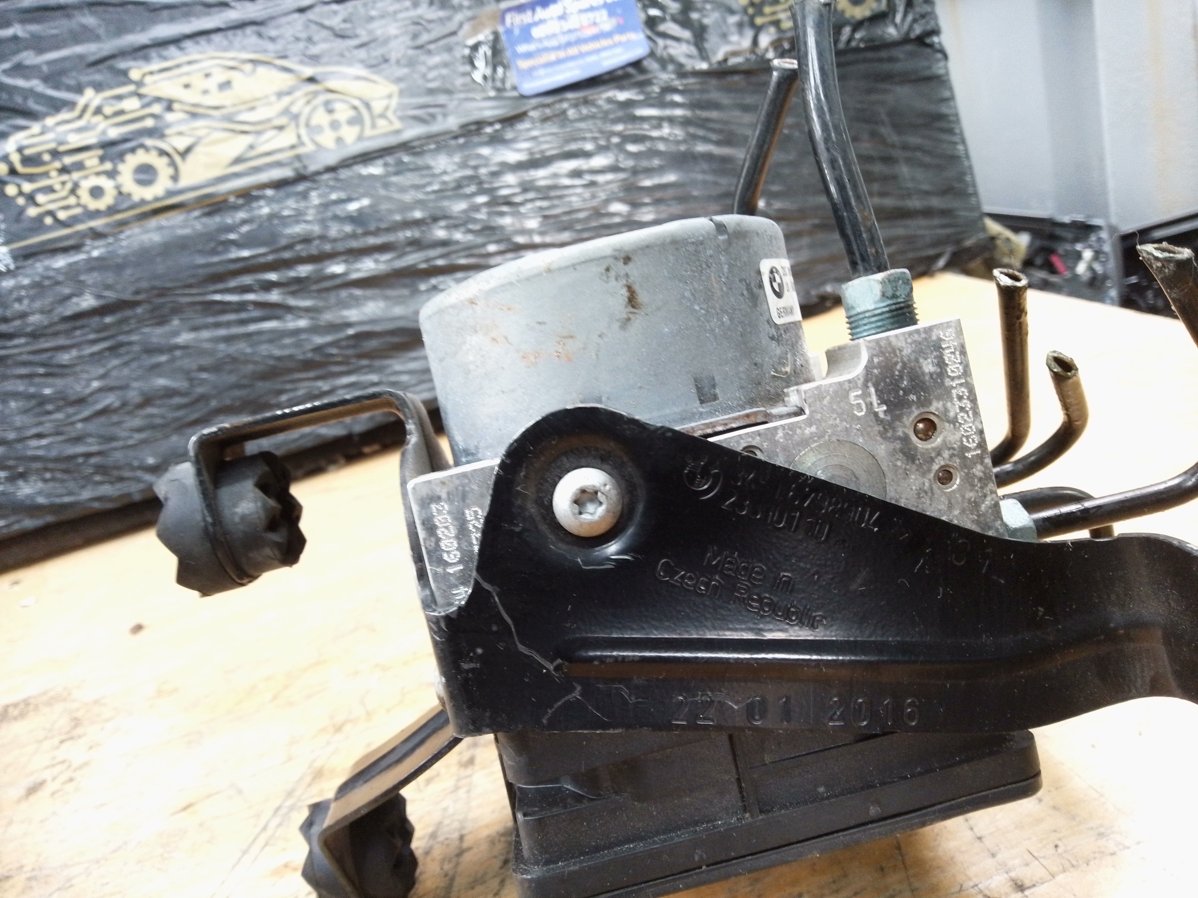 BMW 1 2 3 4 Series F30 F31 ABS Pump Control Module (6881173)