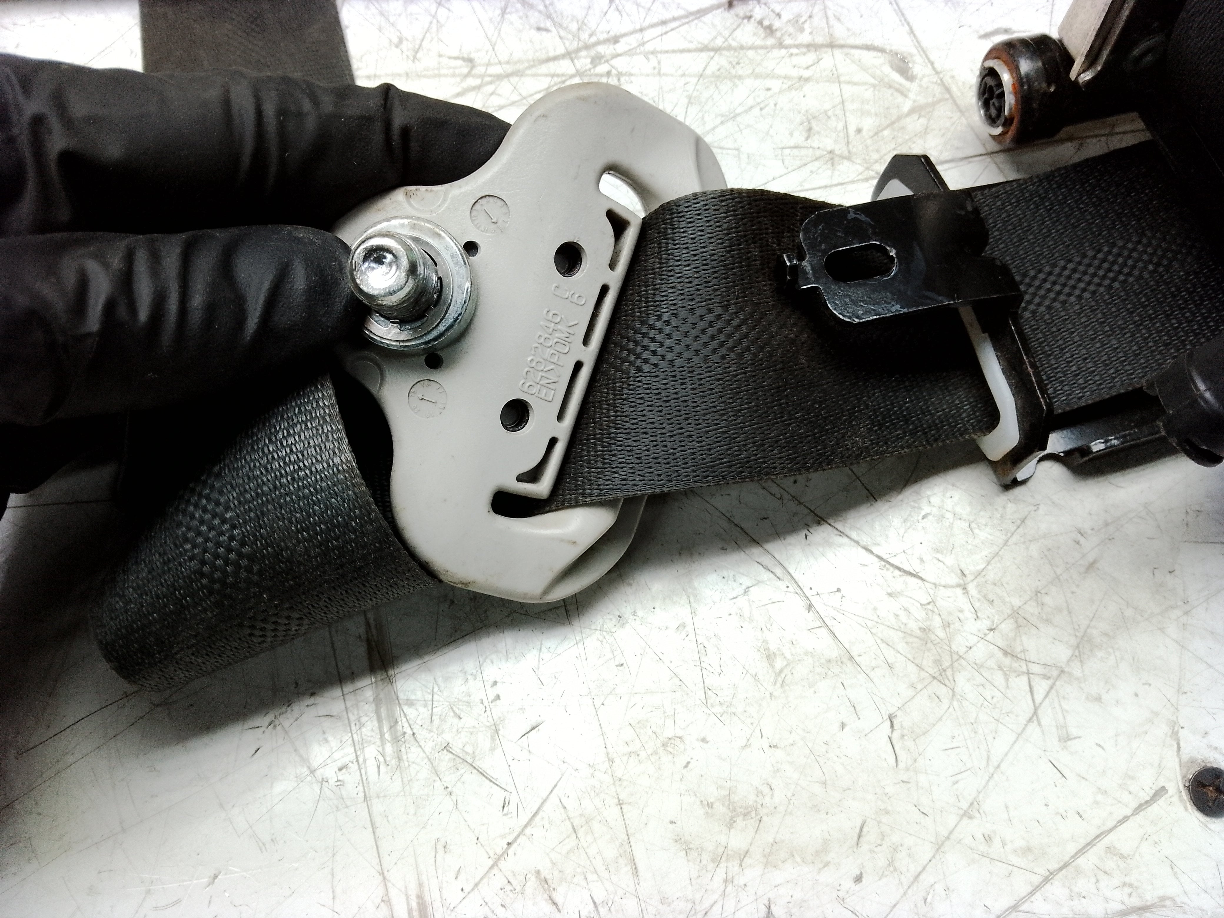 Jaguar F-Pace X761 2016–20 Front Right Driver Side Seatbelt with Pretensioner (G622736100C)