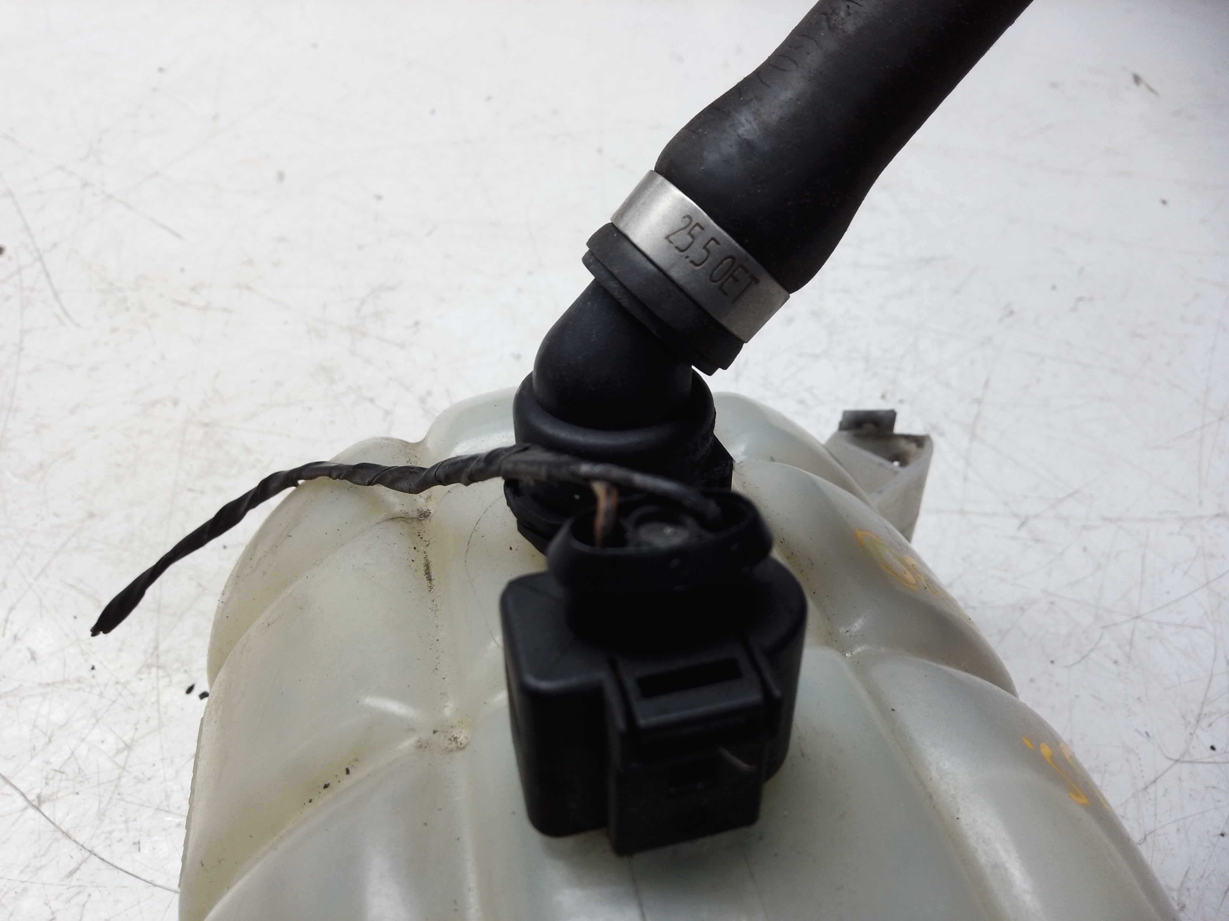 BMW 1 Series Coolant Expansion Tank (17137609468)