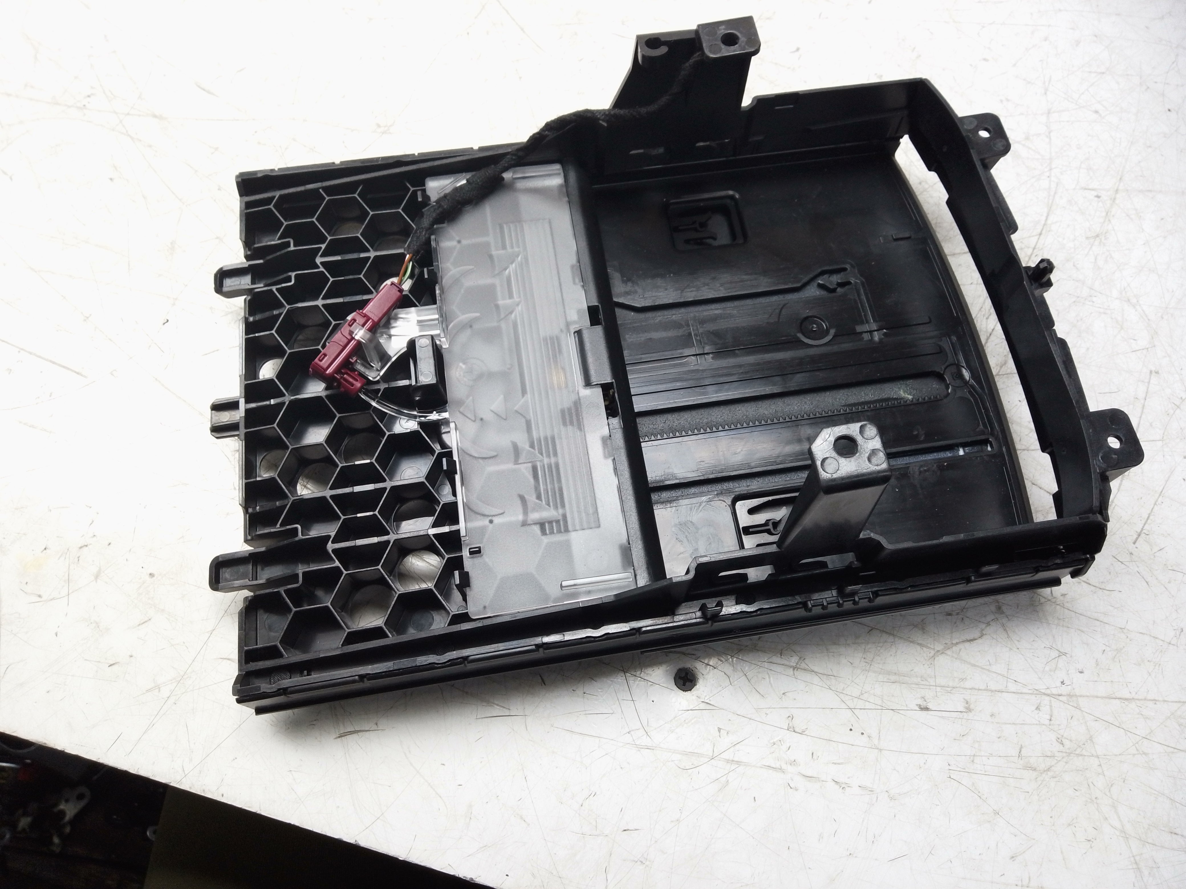 BMW 5 Series G30 G31 2019 Centre Console Compartment Lid (9330629)